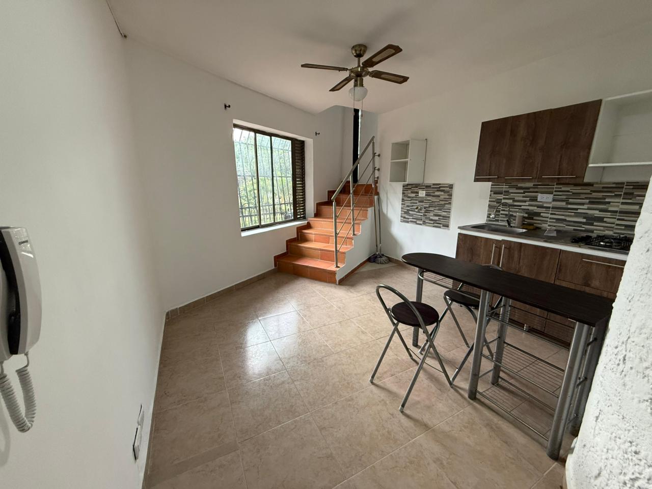 ARRIENDO APARTAESTUDIO EN SIMON BOLIVAR