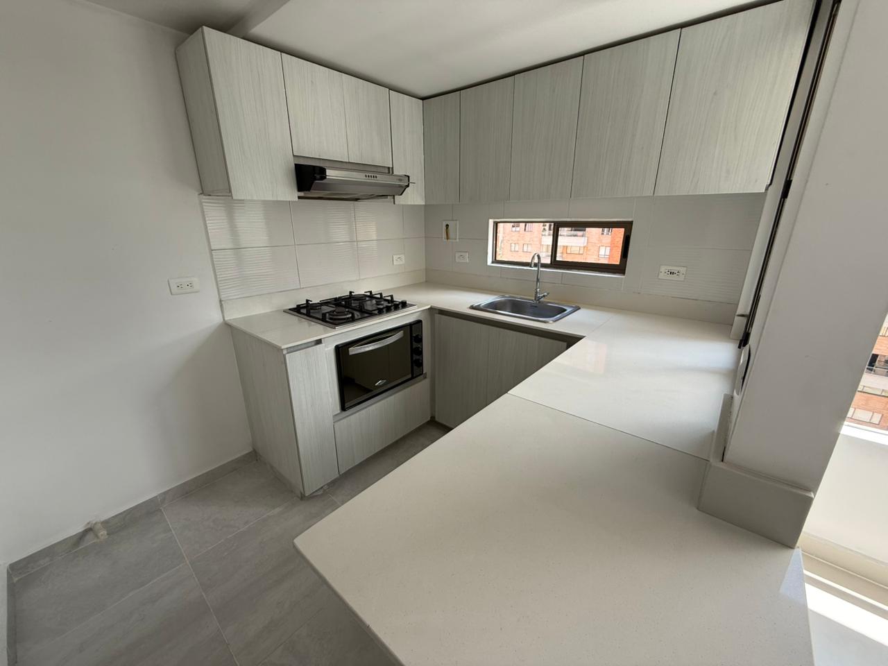 ARRIENDO APARTAMENTO EN SANTA ANA BELLO