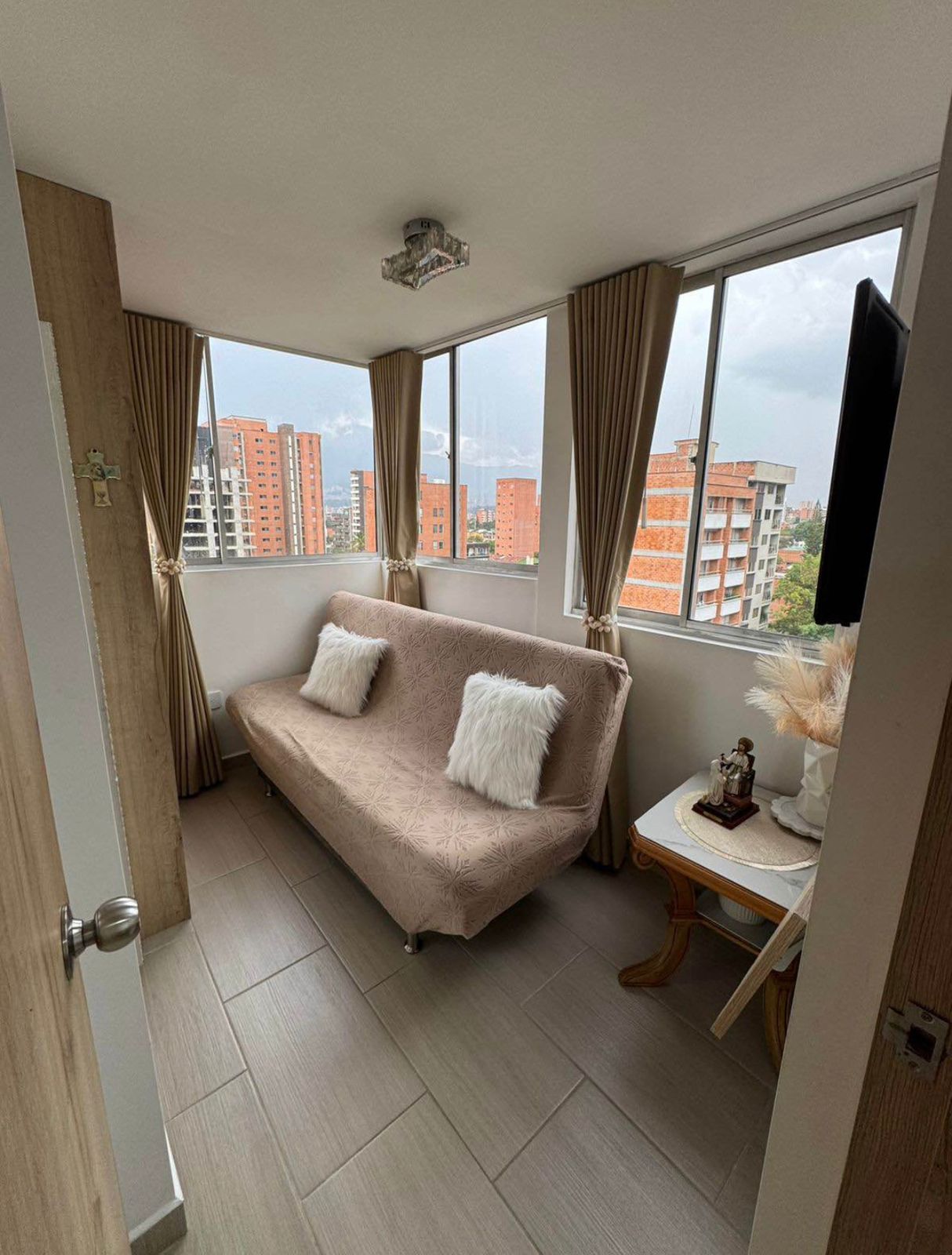 VENDO APARTAMENTO EN CALASANZ PARTE BAJA