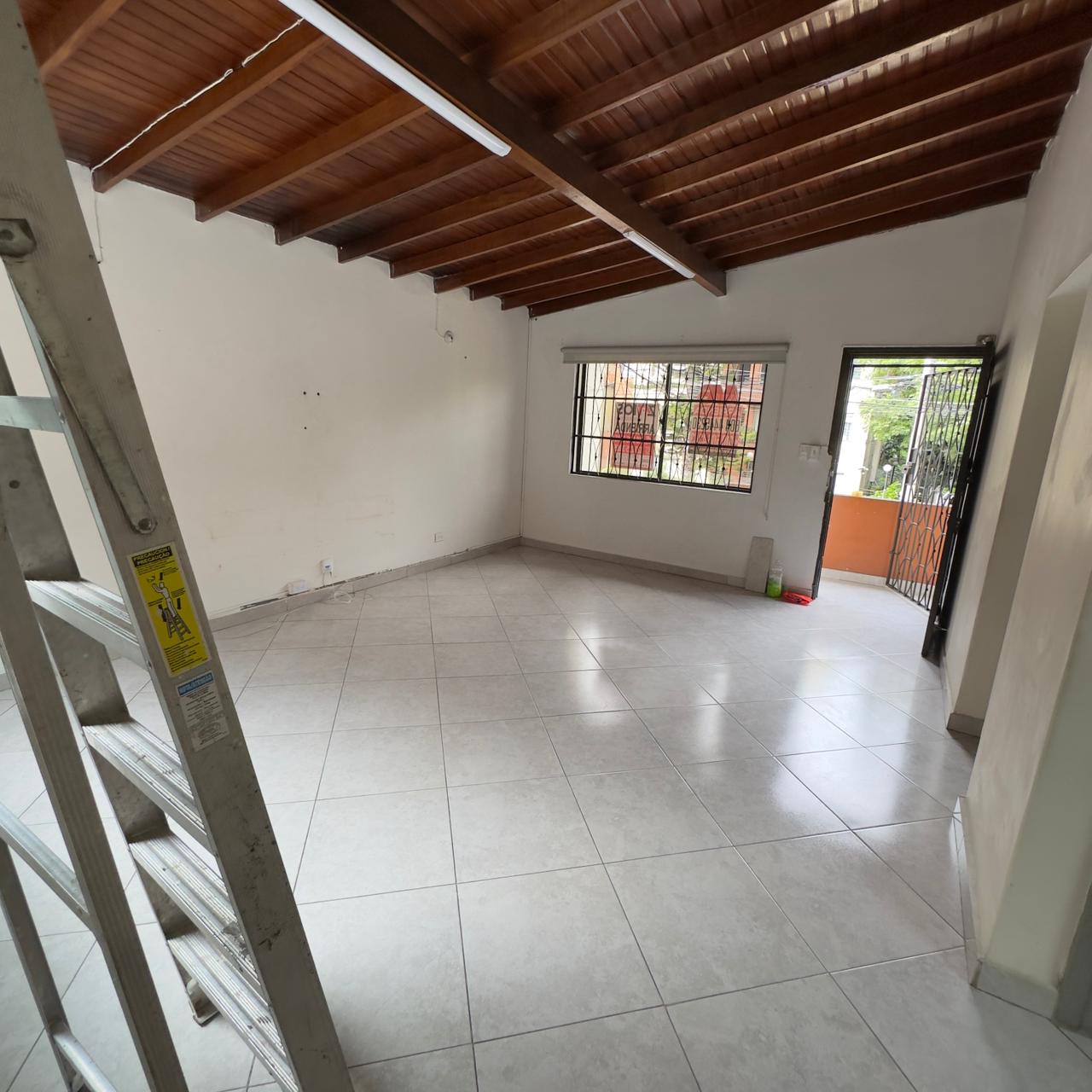 ARRIENDO CASA EN SANTA LUCIA