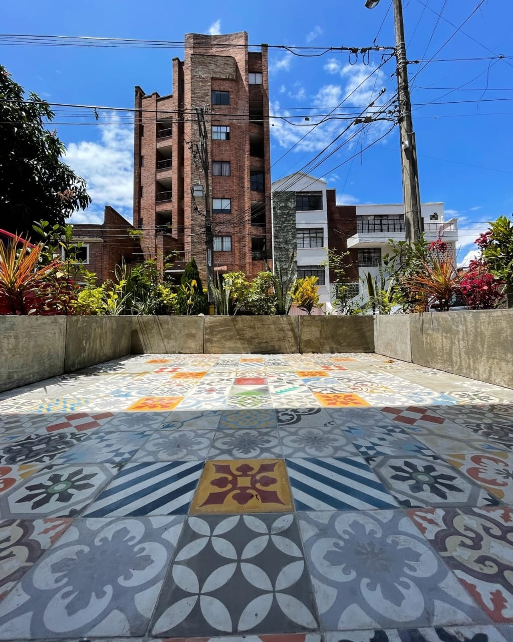 ARRIENDO CASA LOCAL EN LAURELES