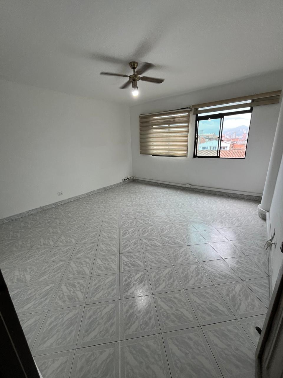 Arriendo Local espacio para Oficinas centro Medellín