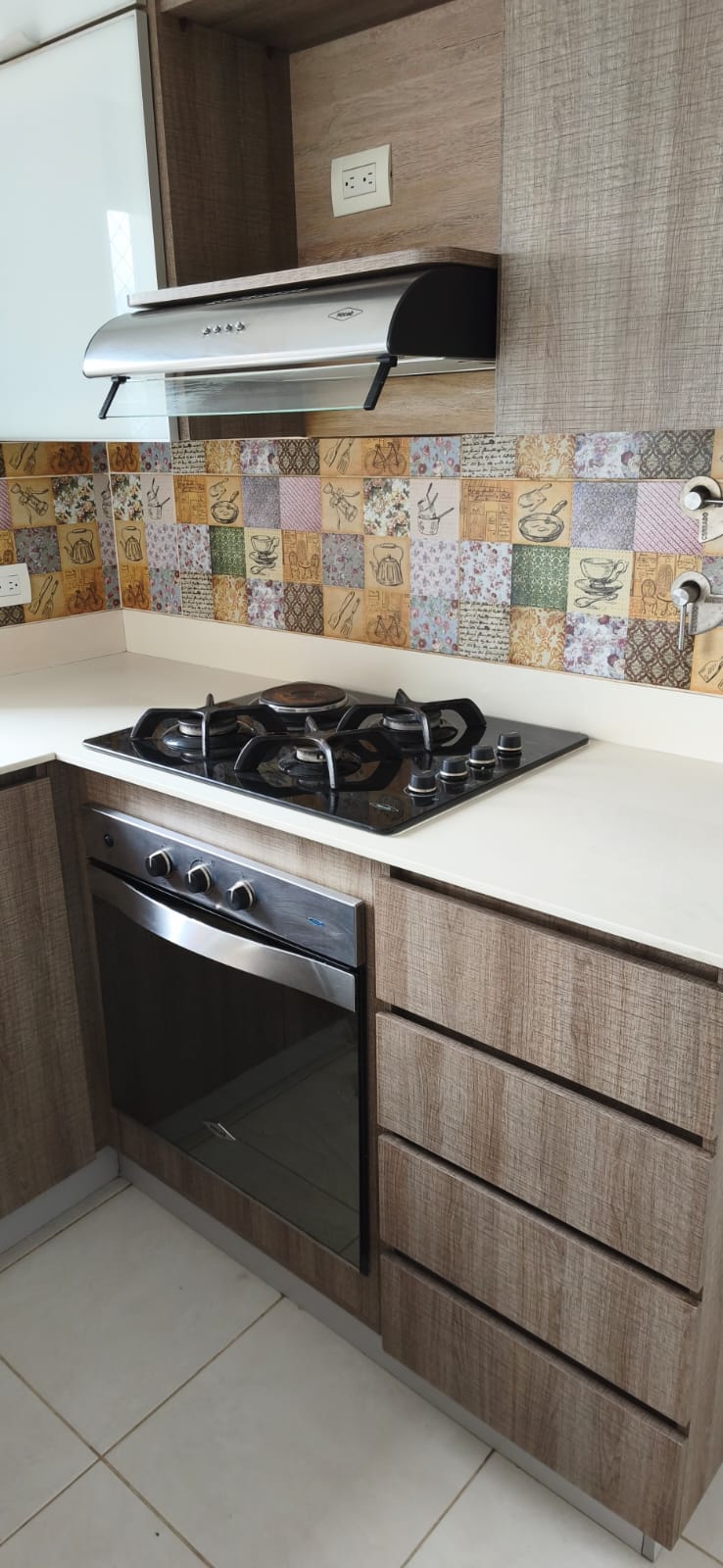 ARRIENDO APARTAMENTO EN LA LOMA DE LOS BERNAL