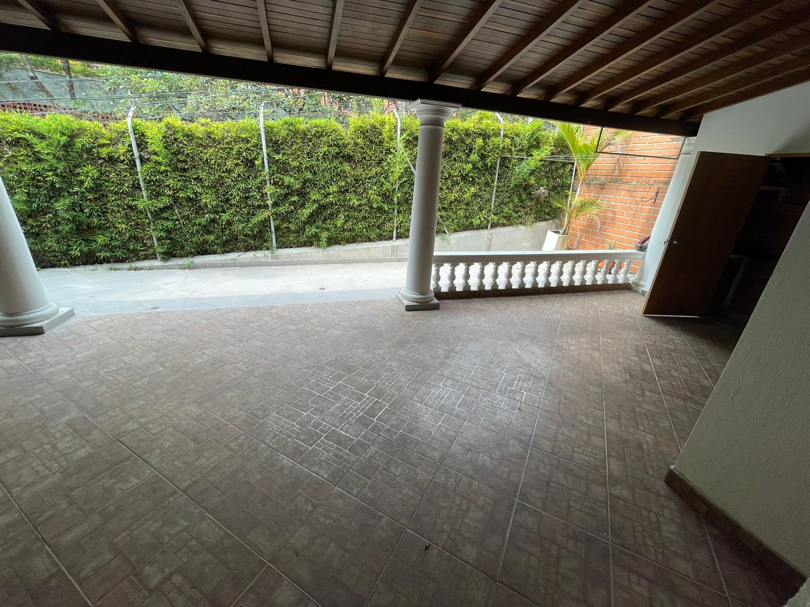 ARRIENDO CASA EN EL POBLADO EL TESORO