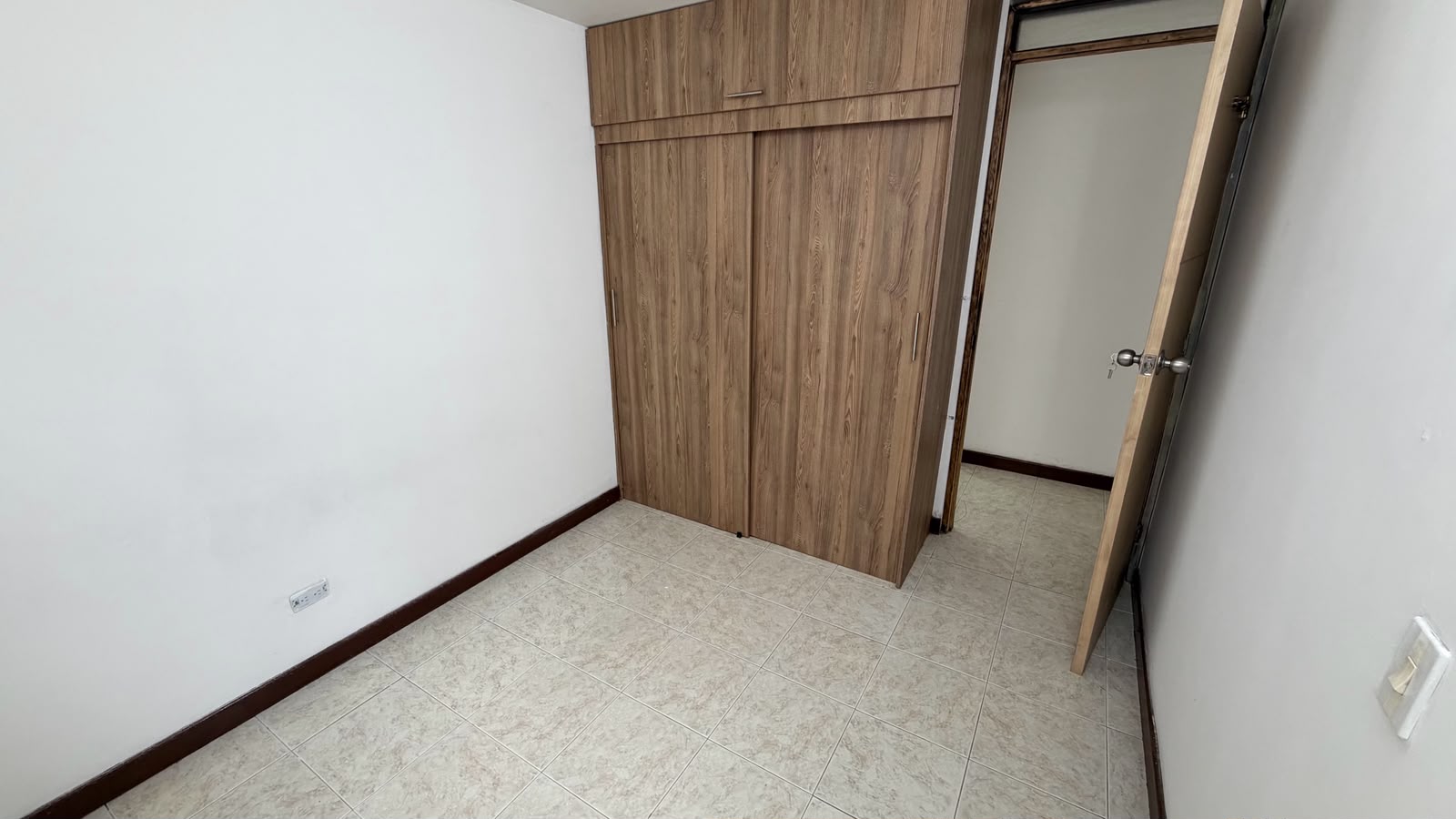 VENDO APARTAMENTO EN SANTA MONICA