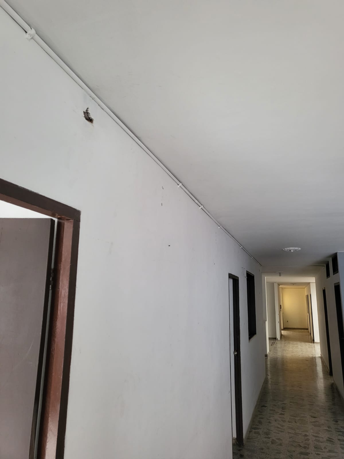 ARRIENDO CASA COMERCIAL EN LA AMERICA
