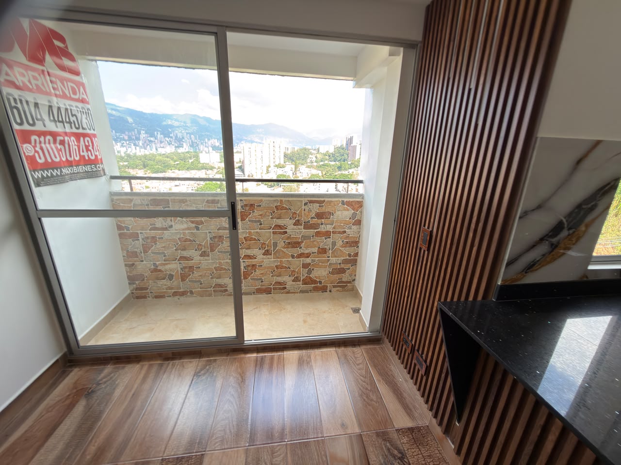 ARRIENDO APARTAMENTO EN LA LOMA DE LOS BERNAL