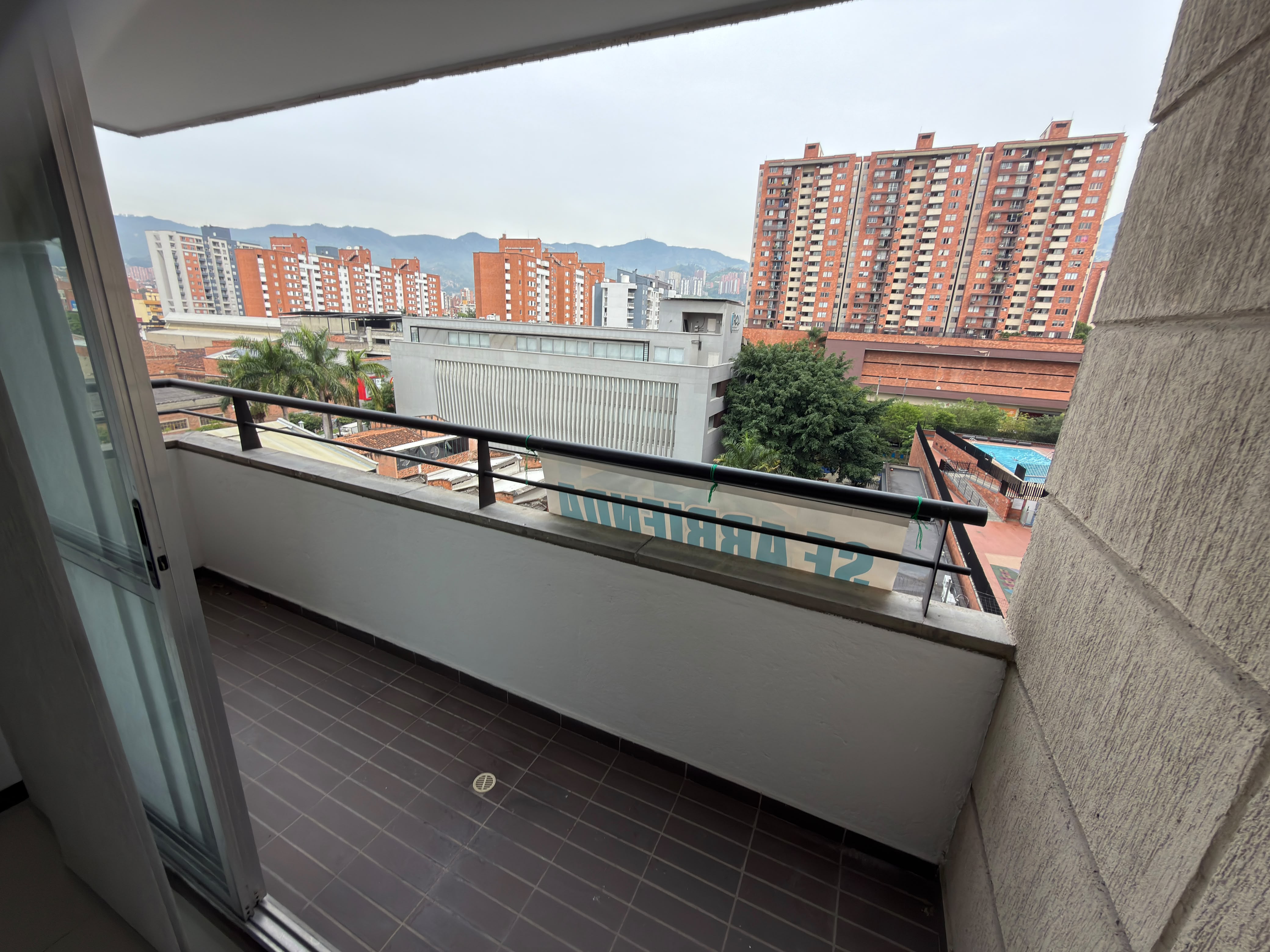 Arriendo Apartamento en los Colores