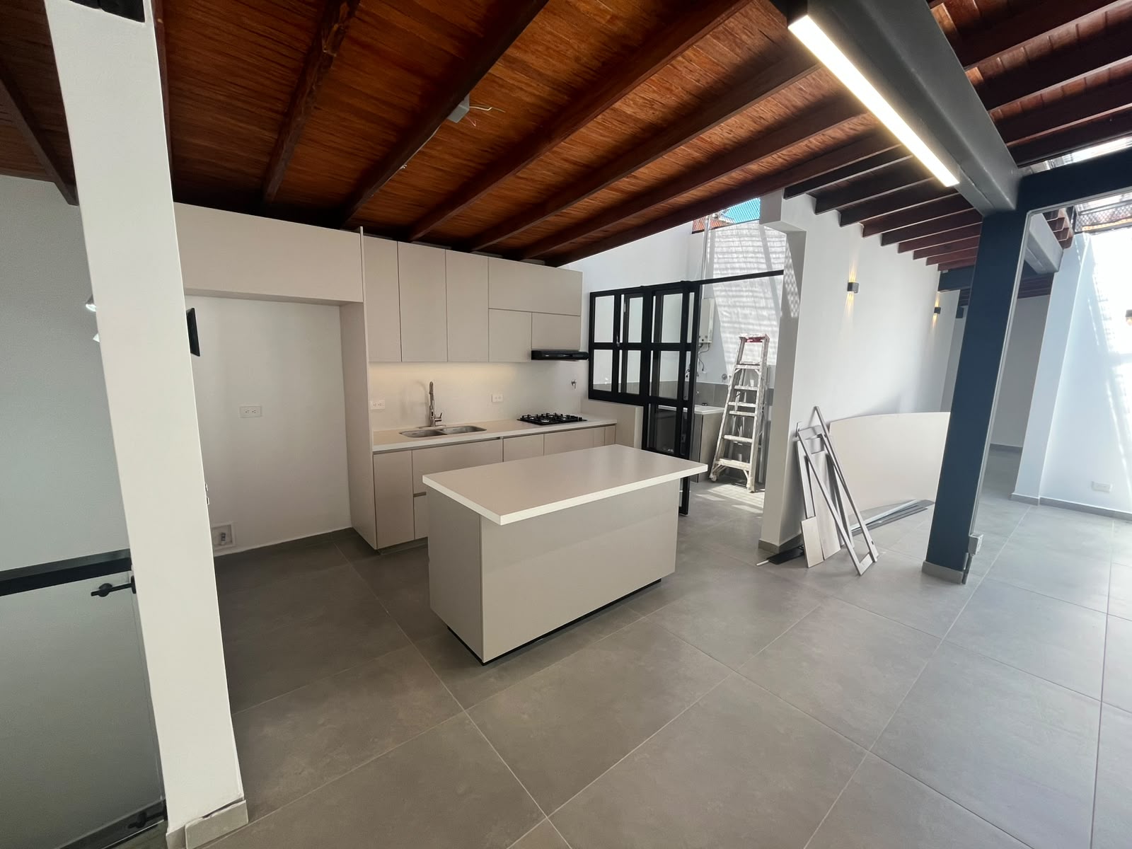 Arriendo casa para uso comercial la Castellana
