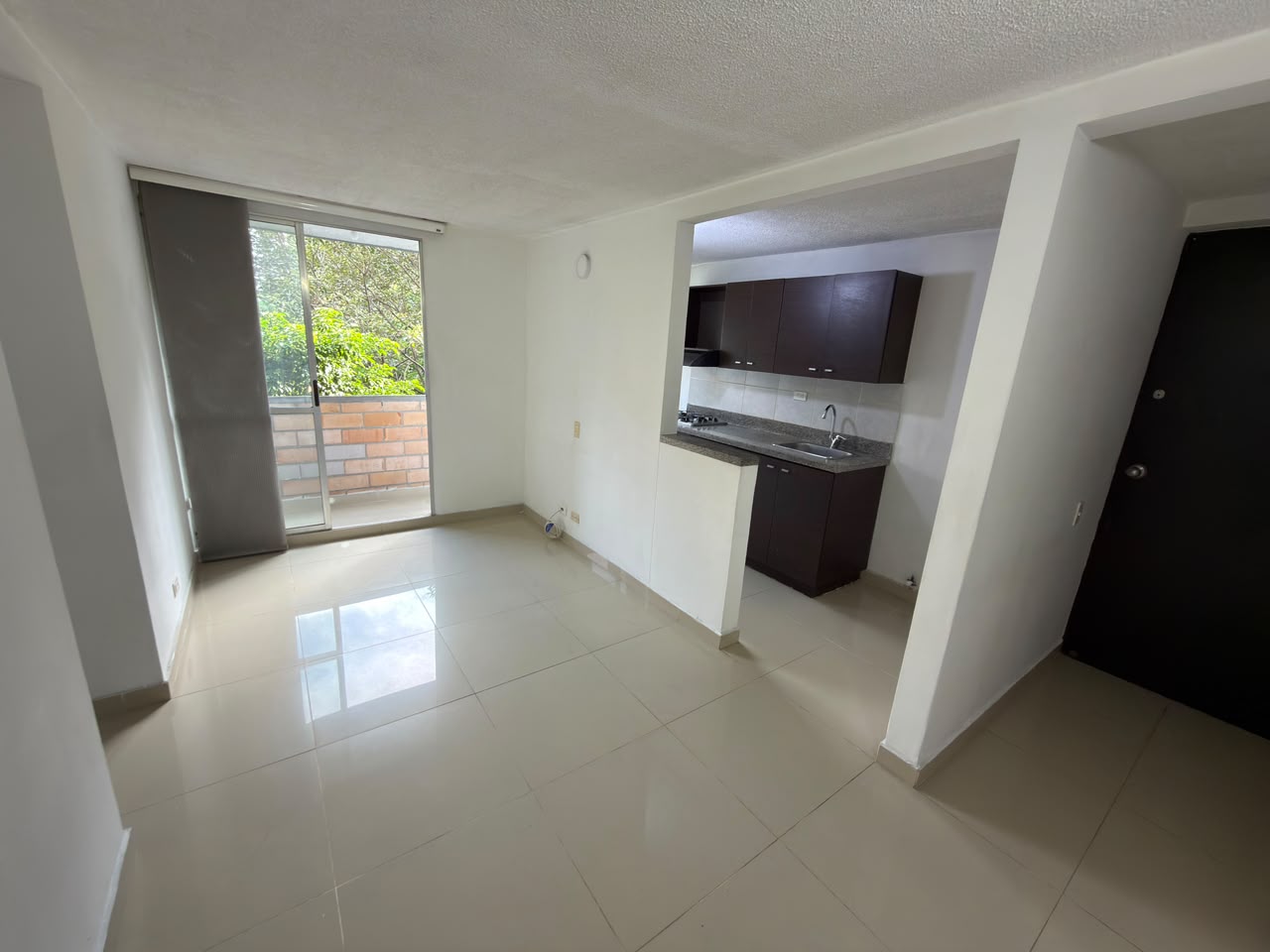 ARRIENDO APARTAMENTO EN LOMA DE LOS BERNAL