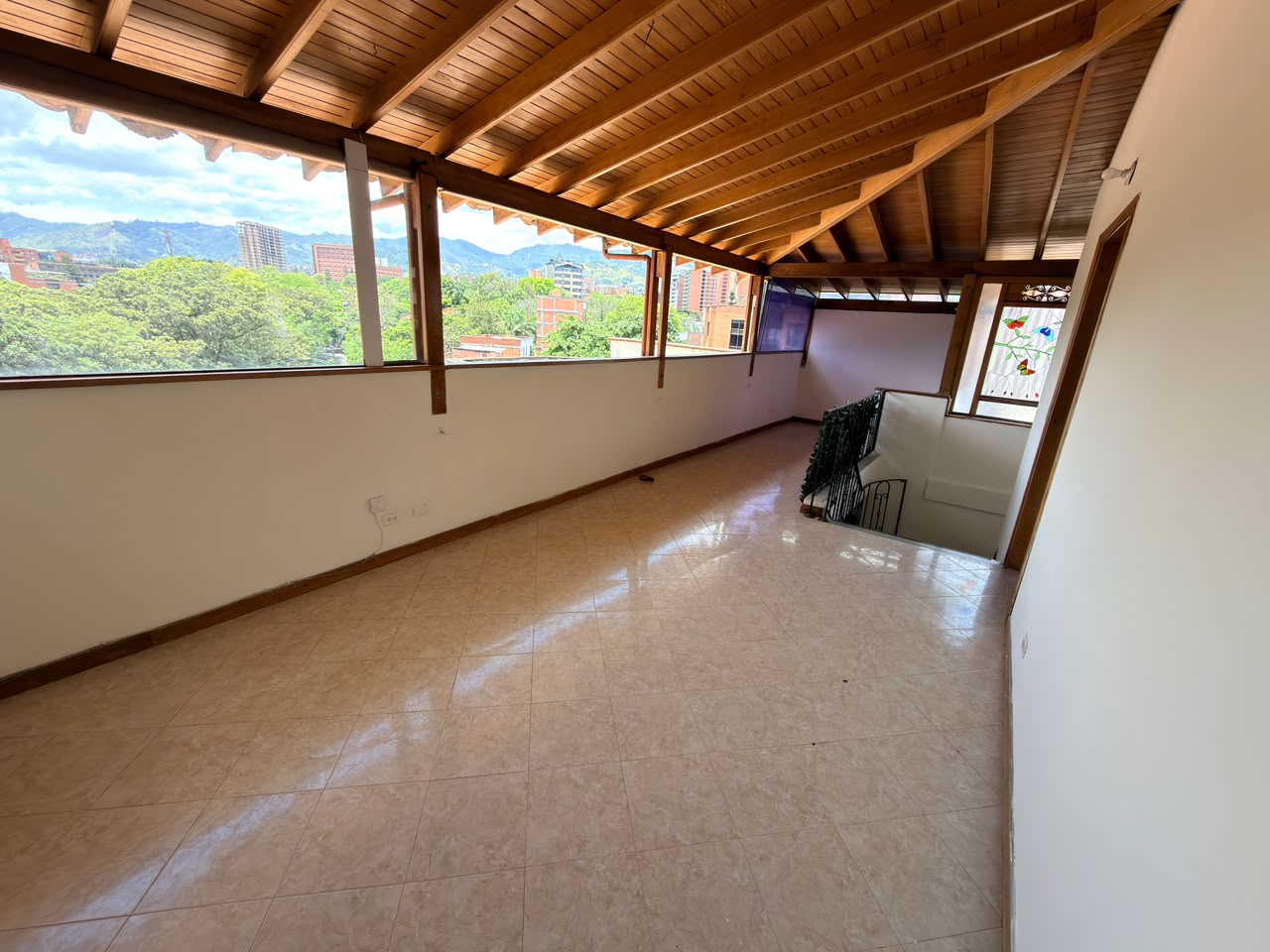 ARRIENDO APARTAMENTO DUPLEX EN EL VELODROMO
