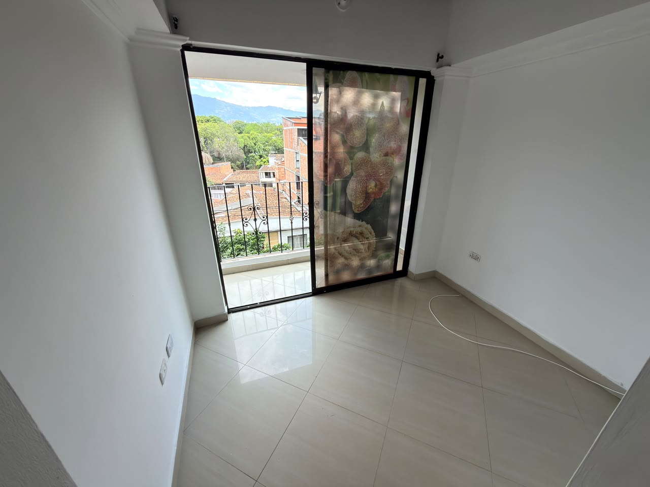 ARRIENDO APARTAMENTO EN LA FLORESTA