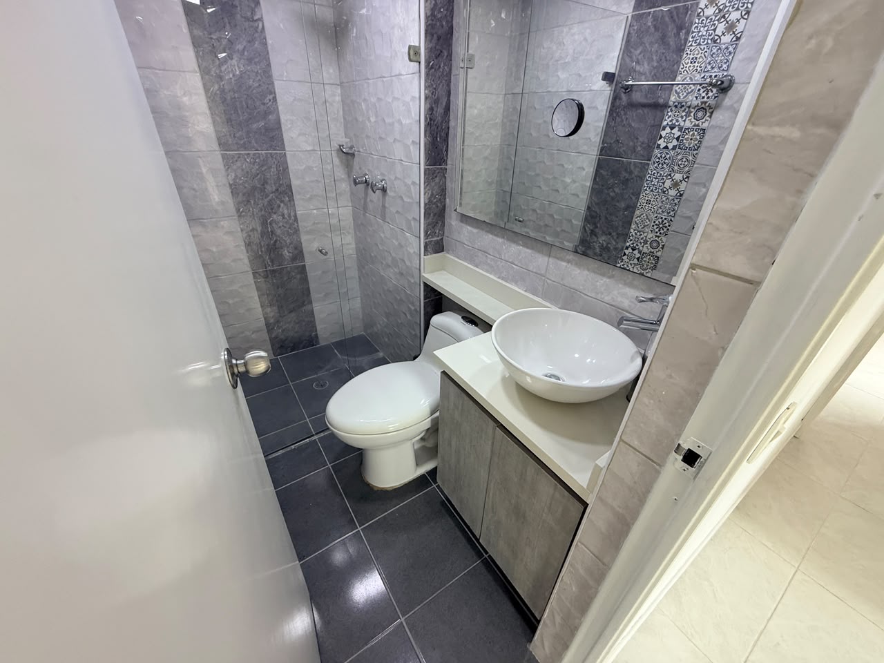 VENDO APARTAMENTO EN LOMA DE OS BERNAL