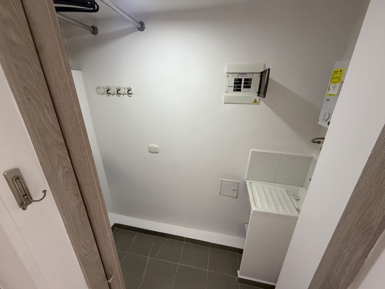 ARRIENDO APARTAMENTO EN LA LOMA DE LOS BERNAL