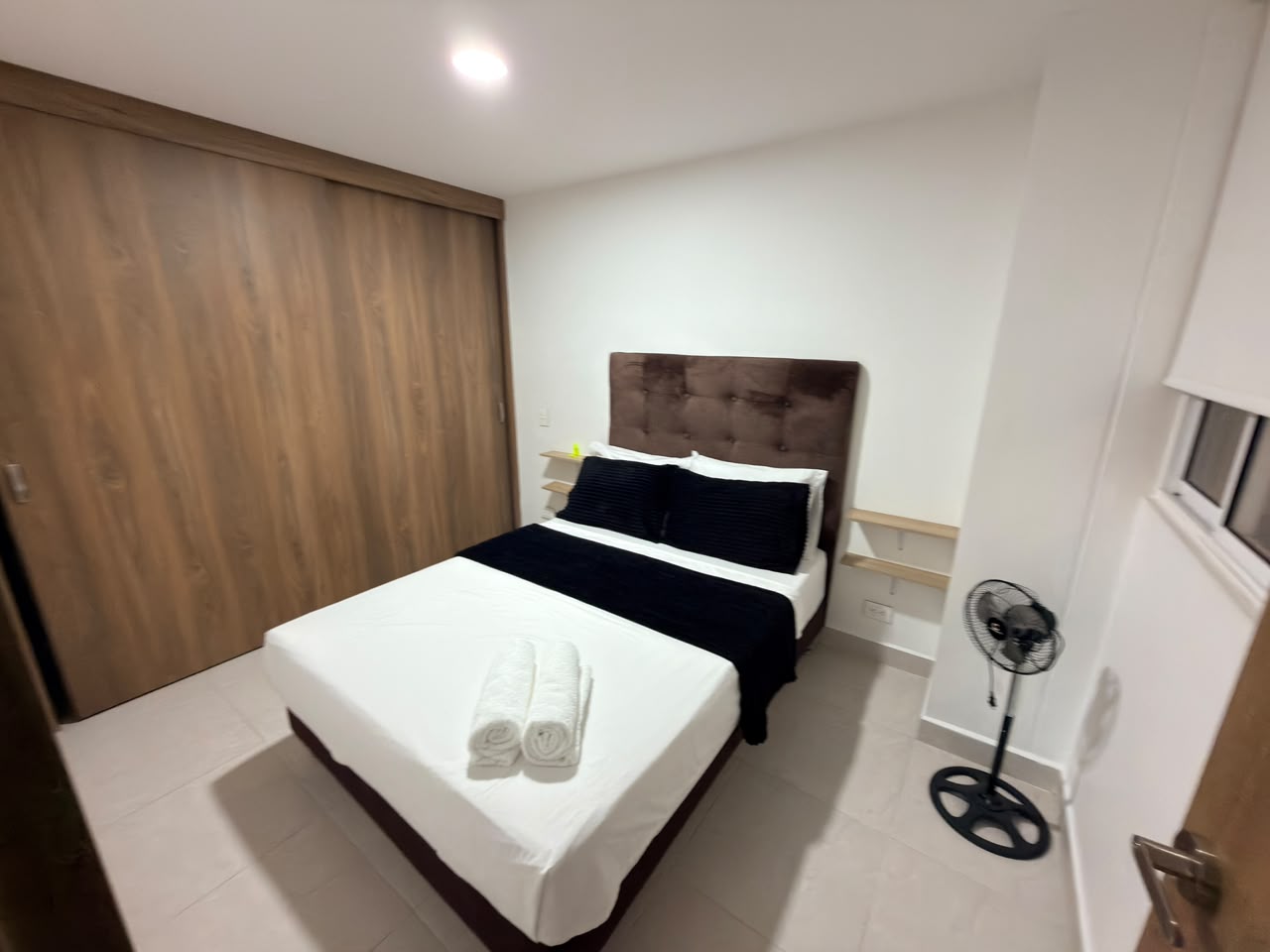ARRIENDO APARTAMENTO AMOBLADO EN EL VELODROMO
