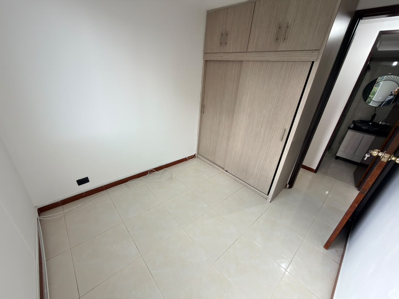 ARRIENDO APARTAMENTO EN LOMA DE LOS BERNAL