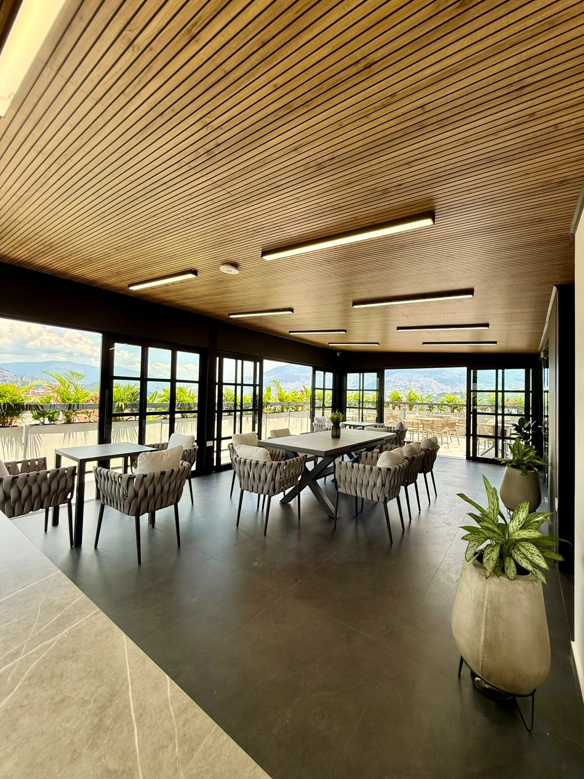 ARRIENDO SUITES AMOBLADAS EN BELEN ROSALES