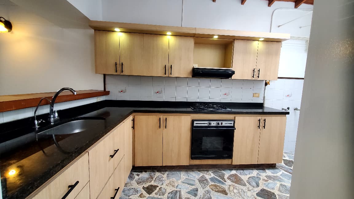 Arriendo casa en barrio Cristóbal