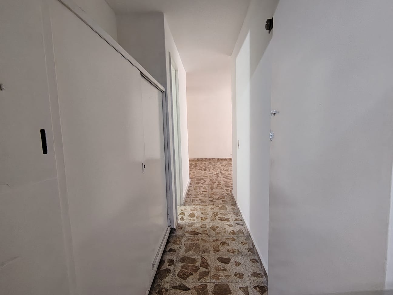 Se arrienda casa en simón bolívar