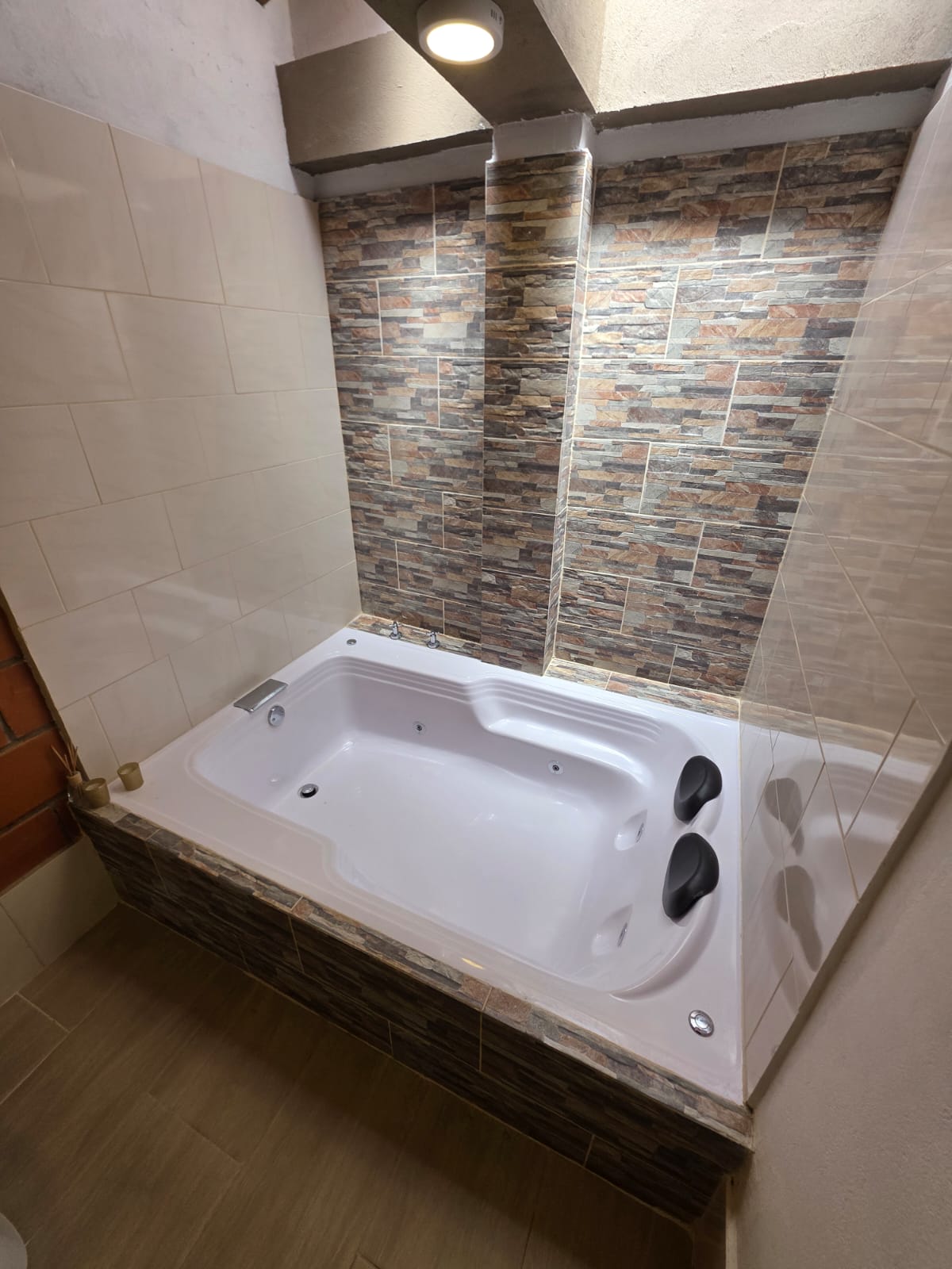 ARRIENDO CASA FINCA EN SANTA ELENA