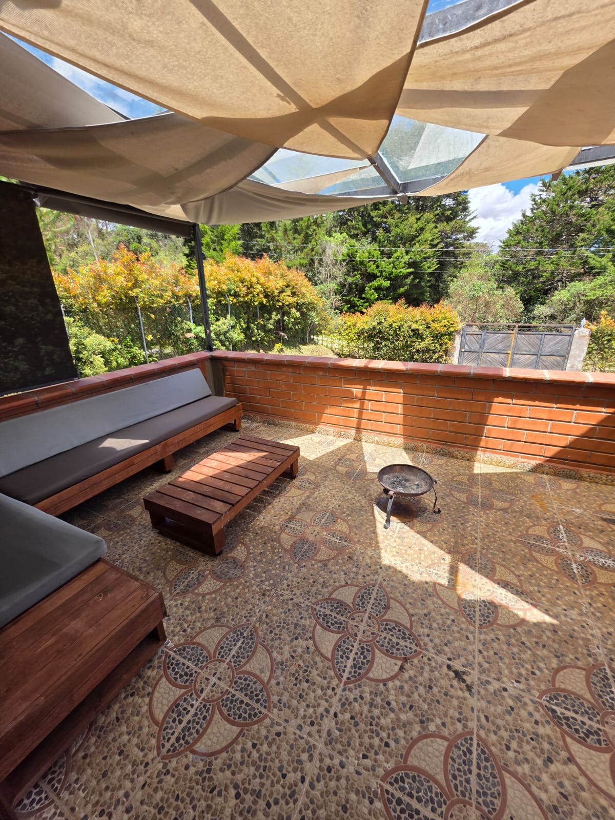 ARRIENDO CASA FINCA EN SANTA ELENA