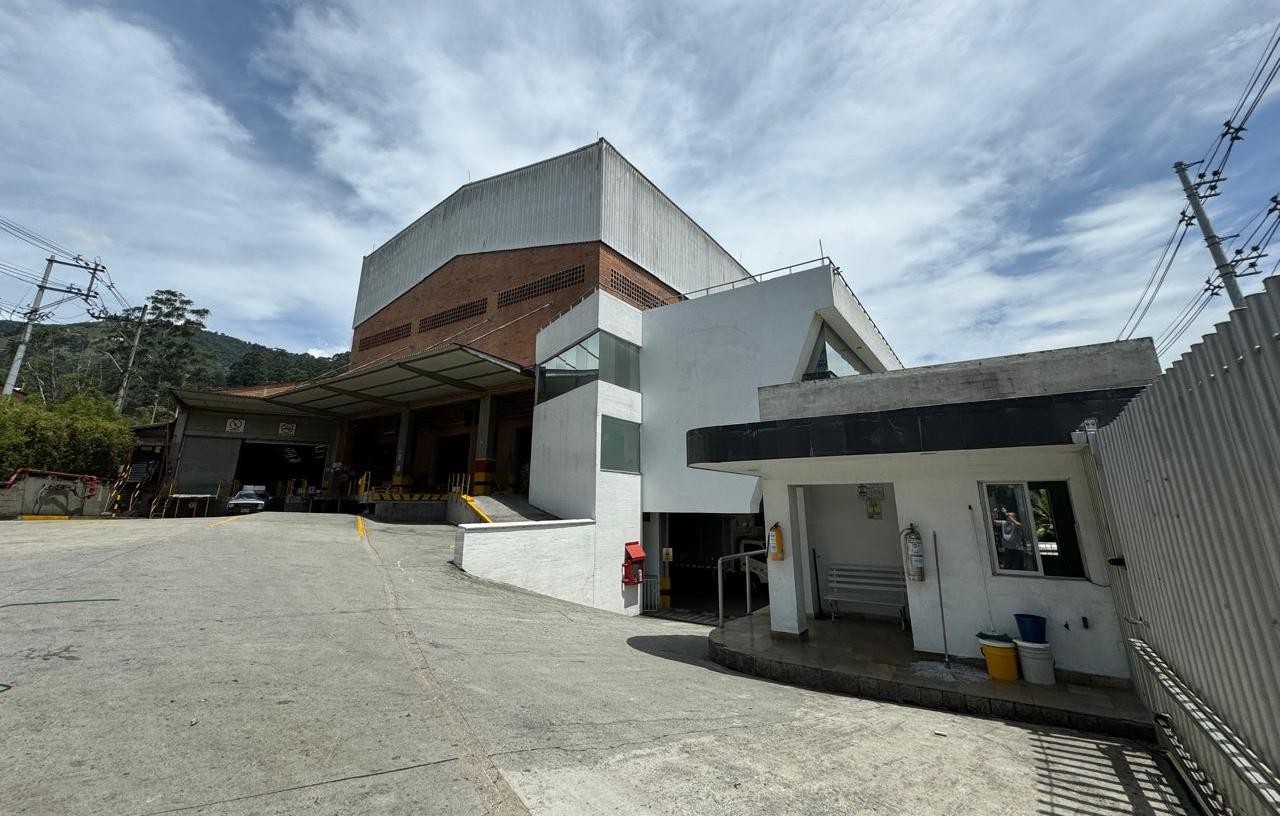 ARRIENDO BODEGA EN LA ESTRRELLA