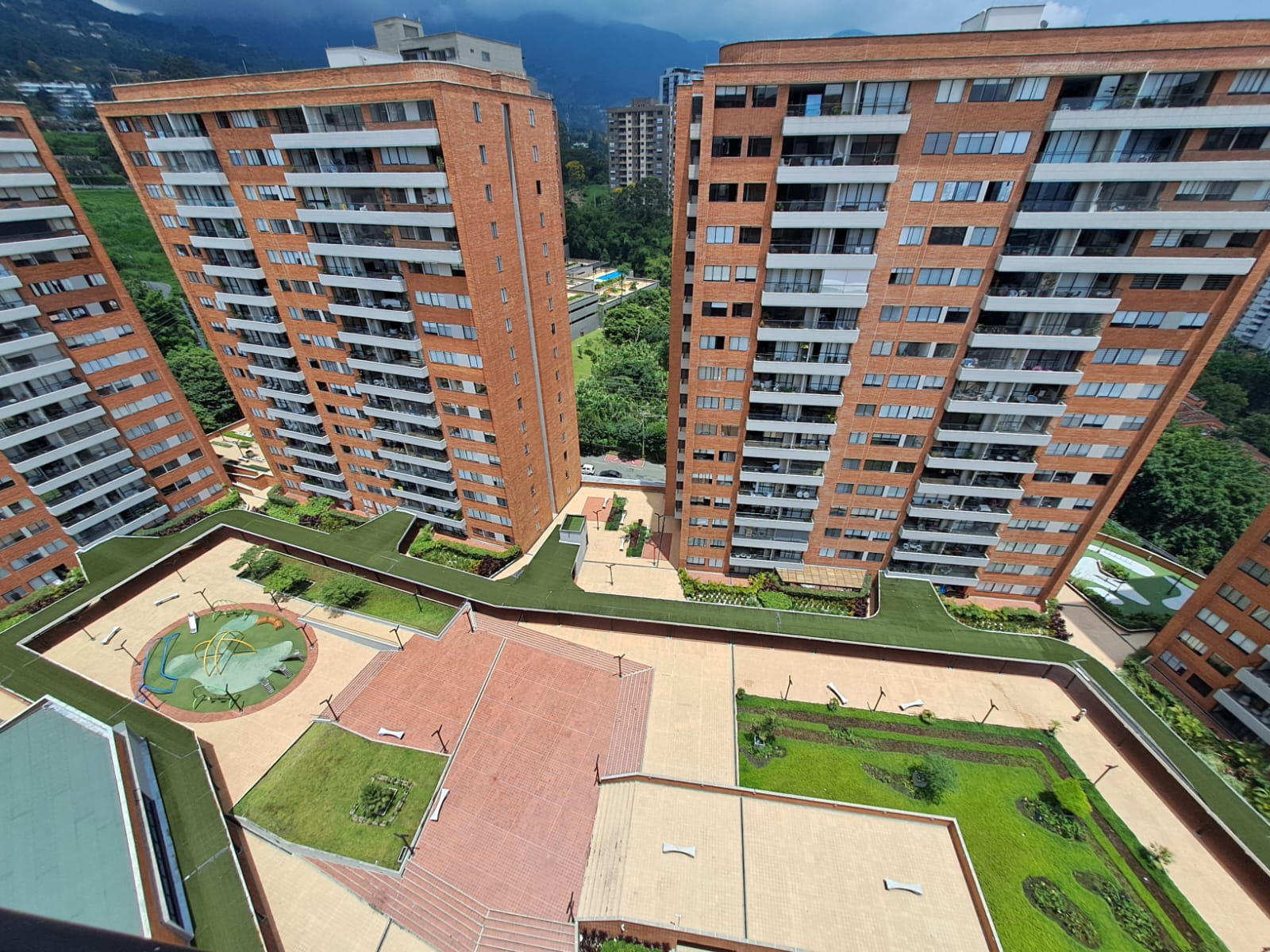 ARRIENDO APARTAMENTO ENVIGADO LOMA DE LAS BRUJAS  BIOCITY GRAND