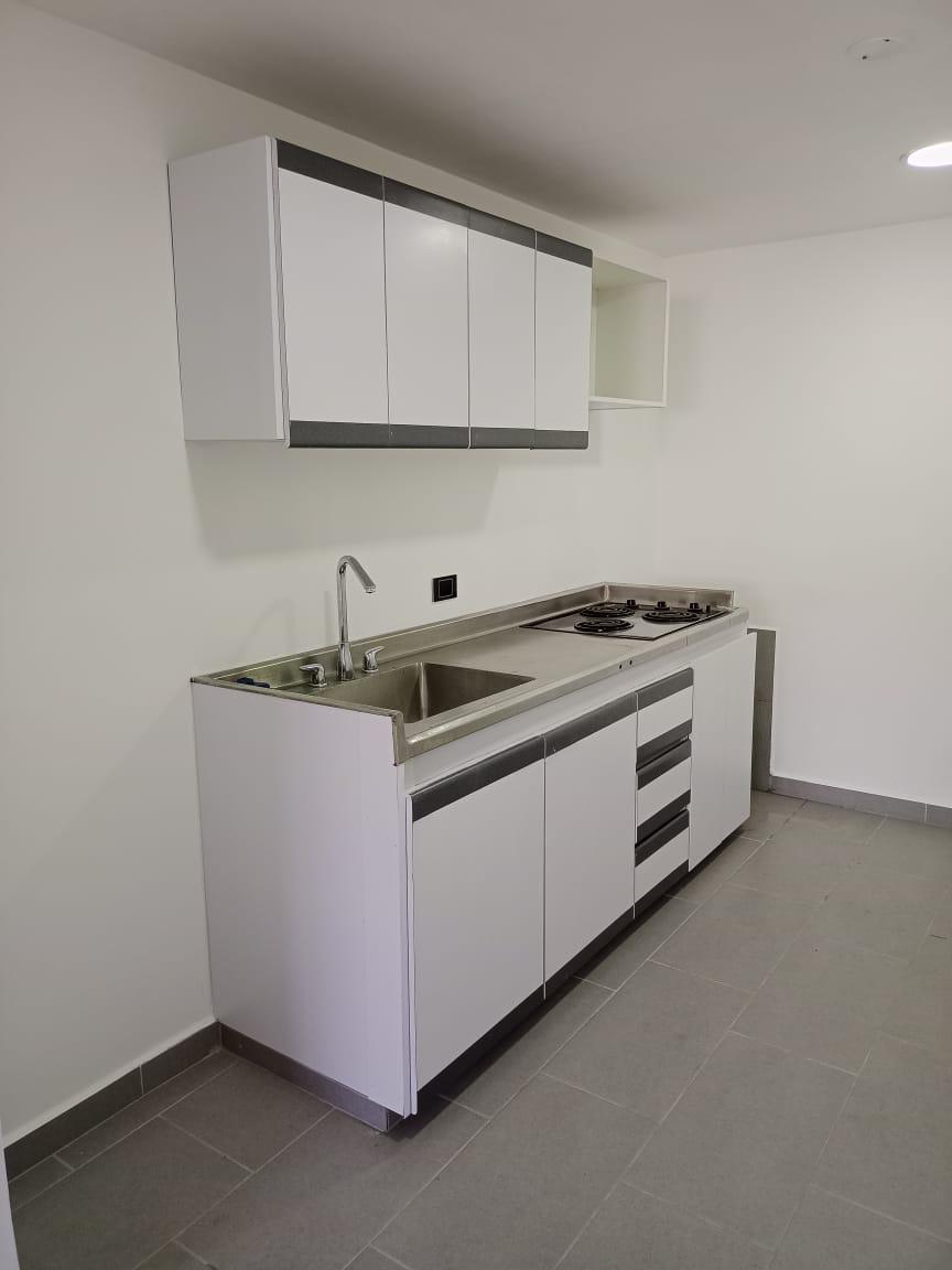 ARRIENDO LOCAL EN SIMON BOLIVAR