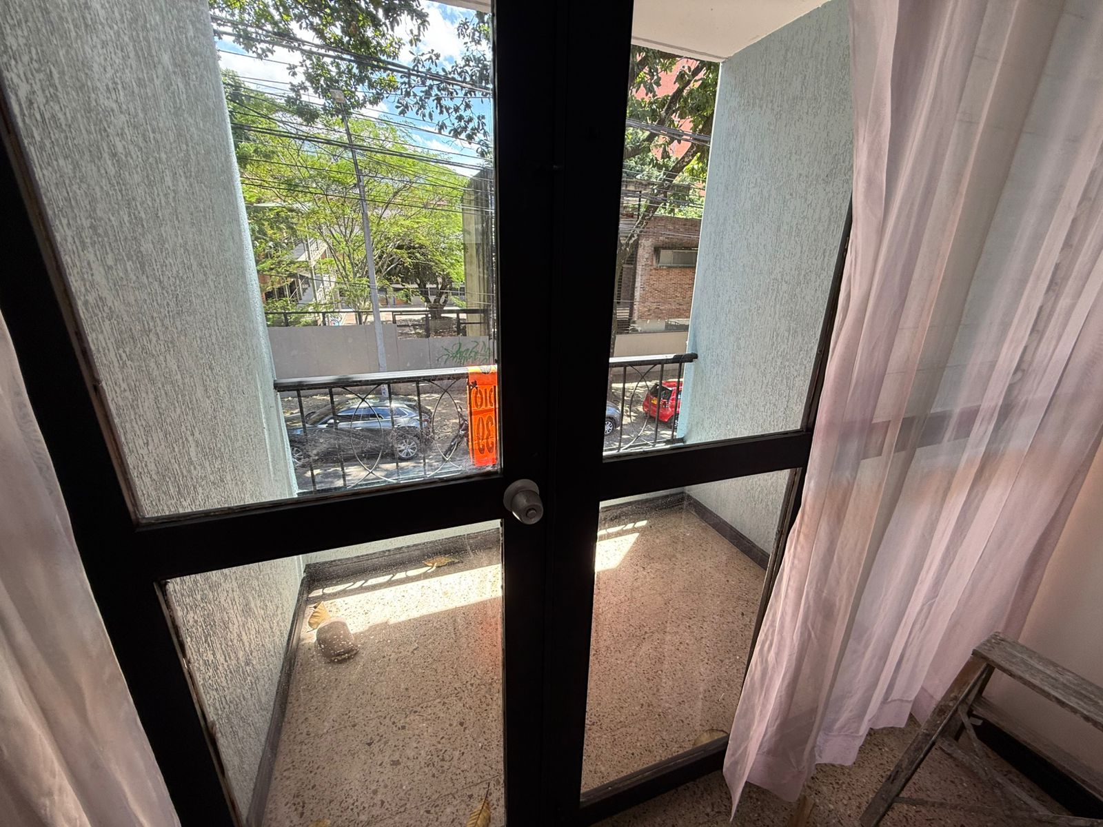 ARRIENDO APARTAESTUDIO EN LA FLORESTA