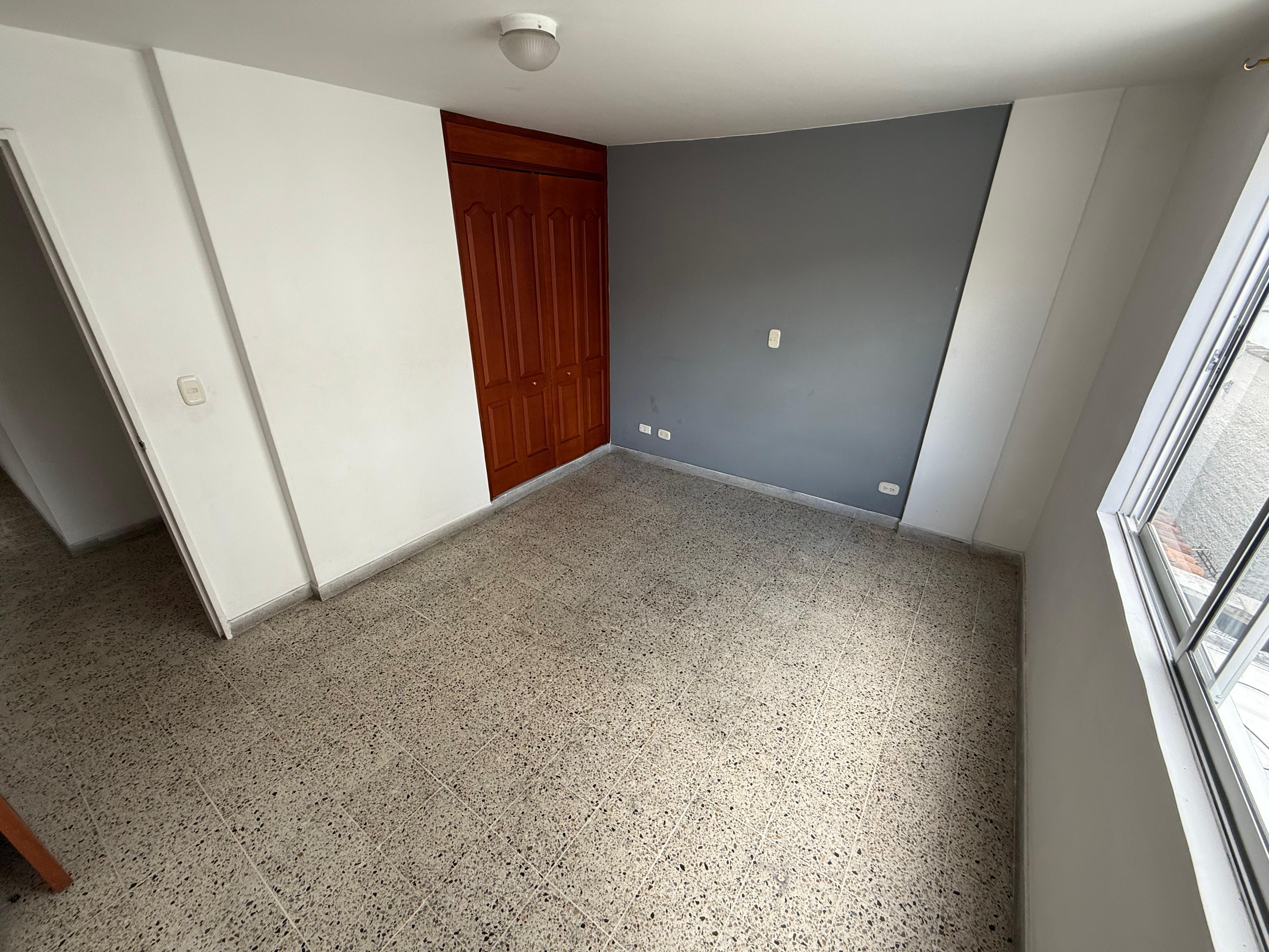 ARRIENDO APARTAMENTO EN LAURELES EL NOGAL