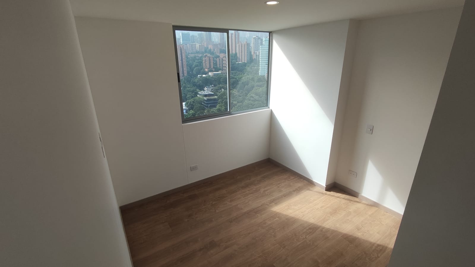 ARRIENDO APARTAMENTO EN CIUDAD DEL RIO