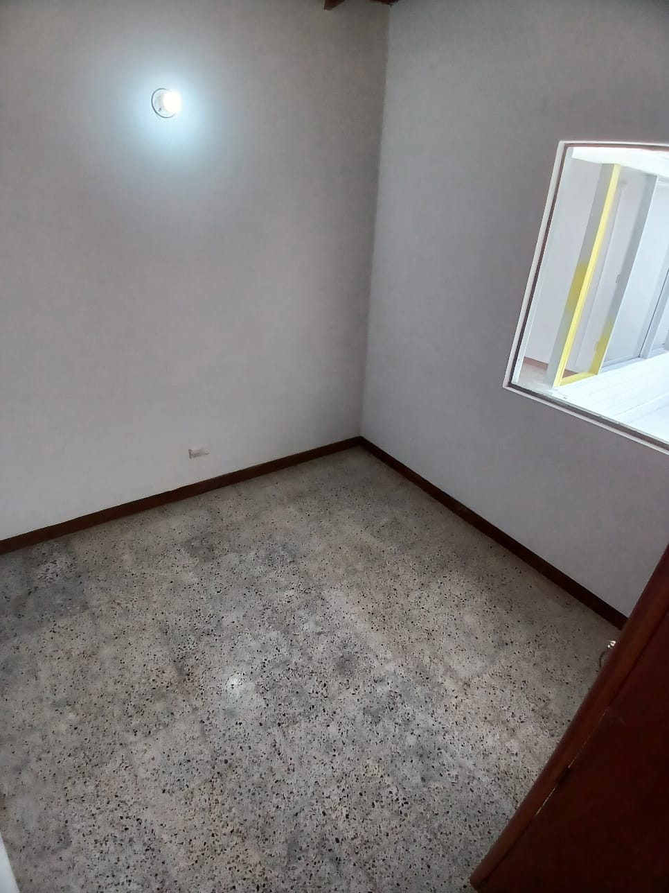 ARRIENDO CASA EN LAURELES