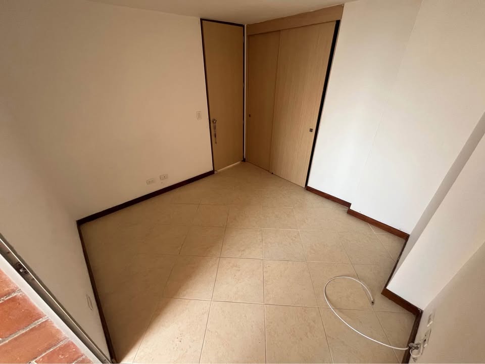 VENDO APARTAMENTO EN LAURELES