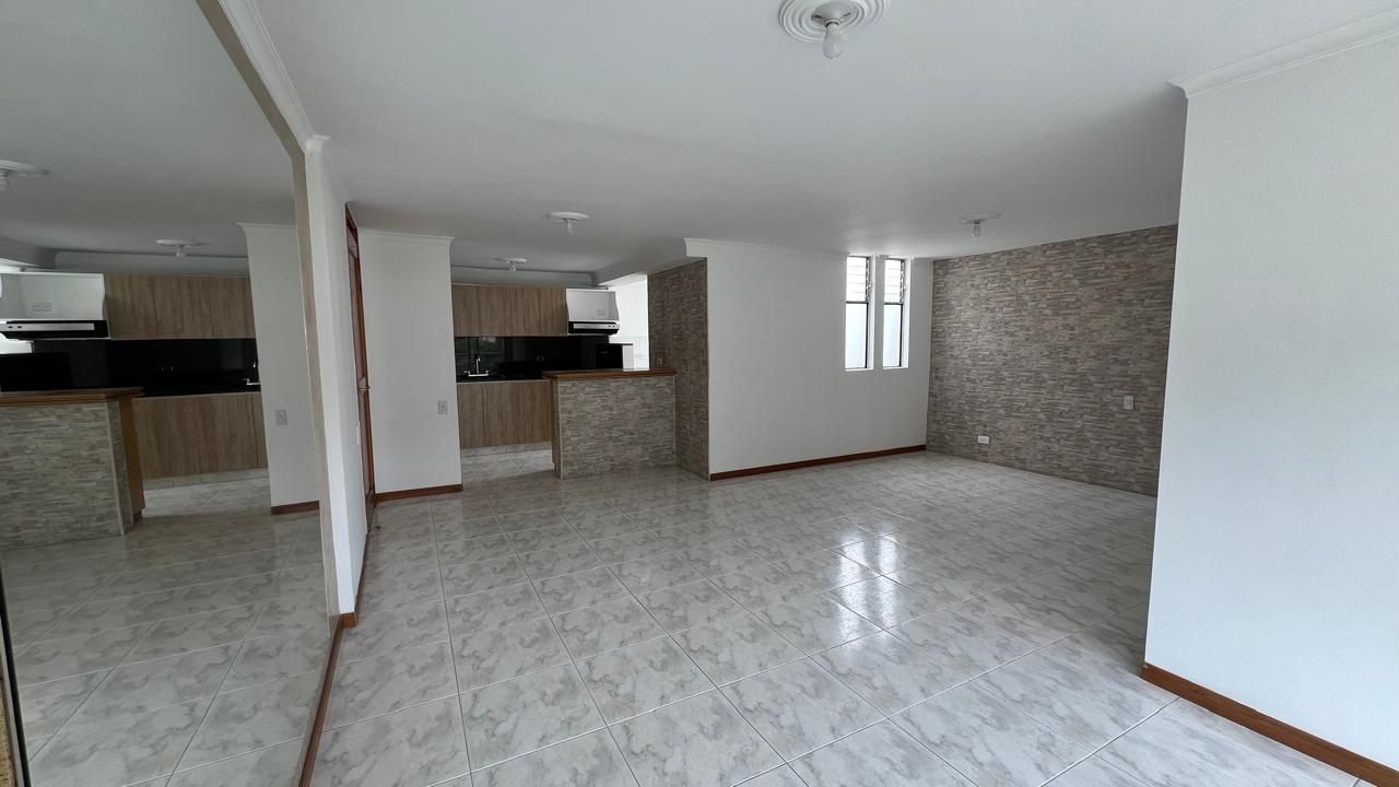 ARRIENDO PENTHOUSE EN POBLADO CHUSCALITO