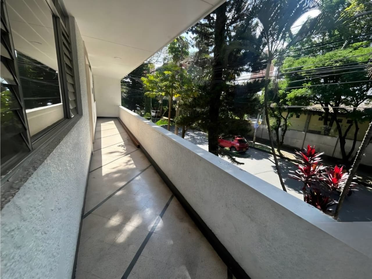 ARRIENDO CASA EN CALASANZ PARTE BAJA