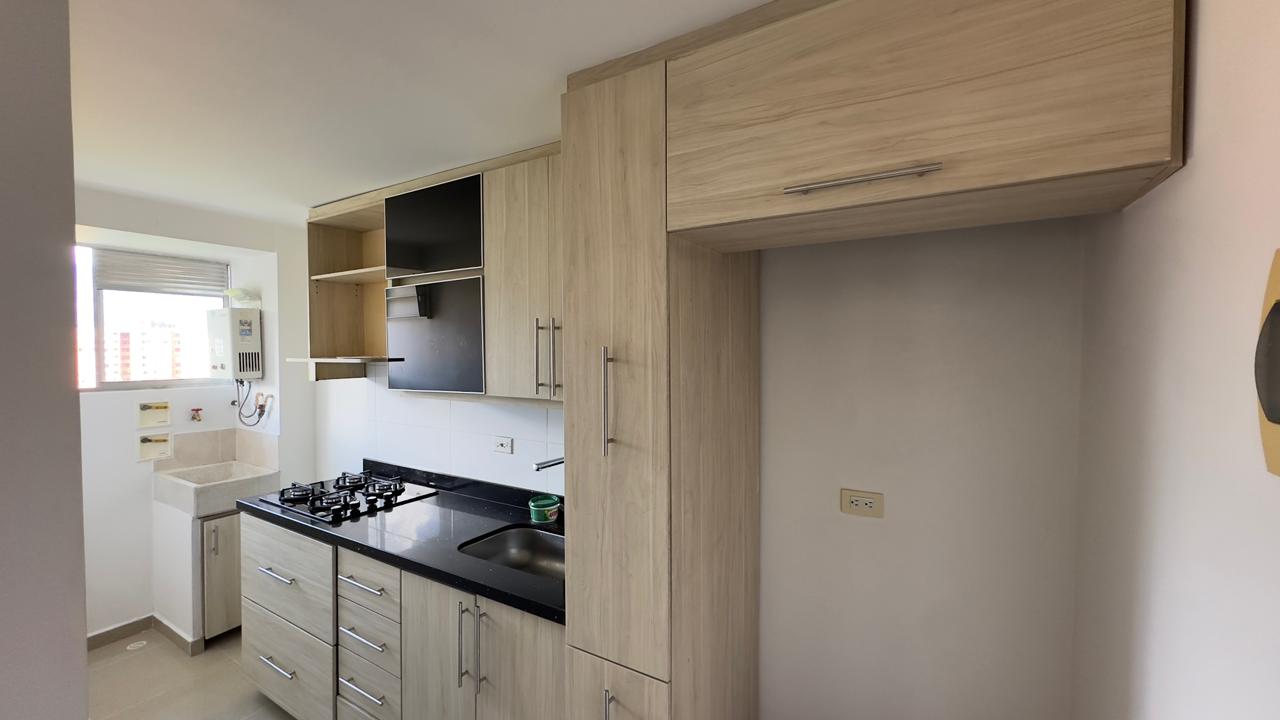 ARRIENDO APARTAMENO EN LA LOMA DE LOS BERNAL