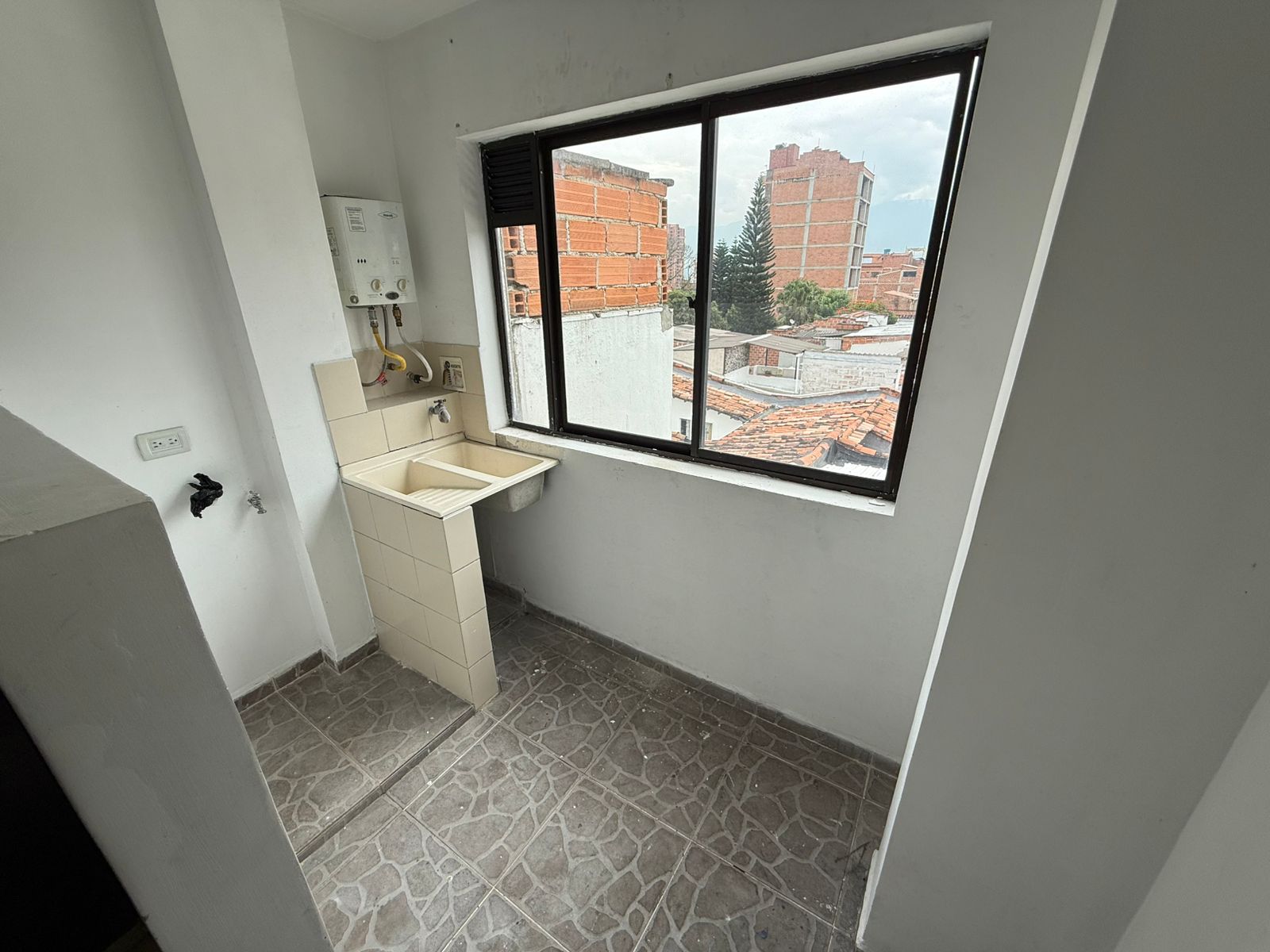 ARRIENDO APARTAMENTO EN SANTA MONICA