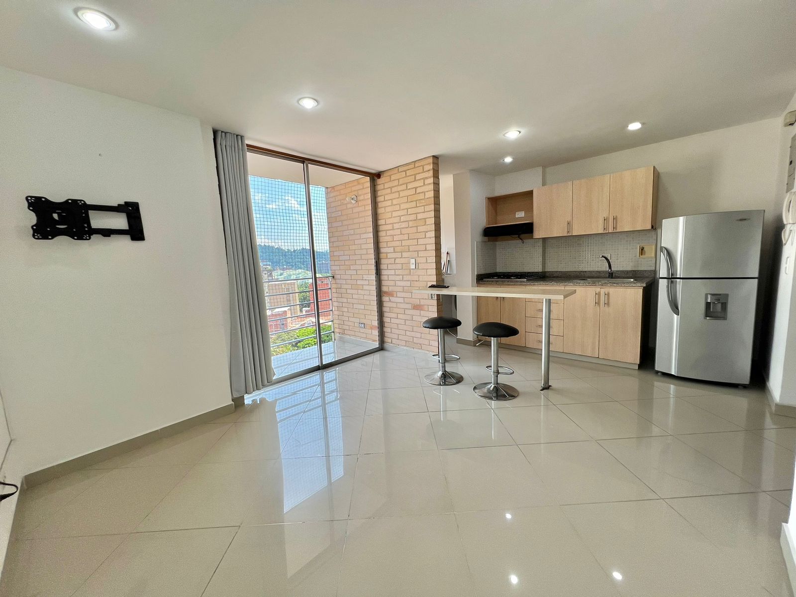 ARRIENDO APARTAMENTO DE UNA  ALCOBA EN EL VELODROMO
