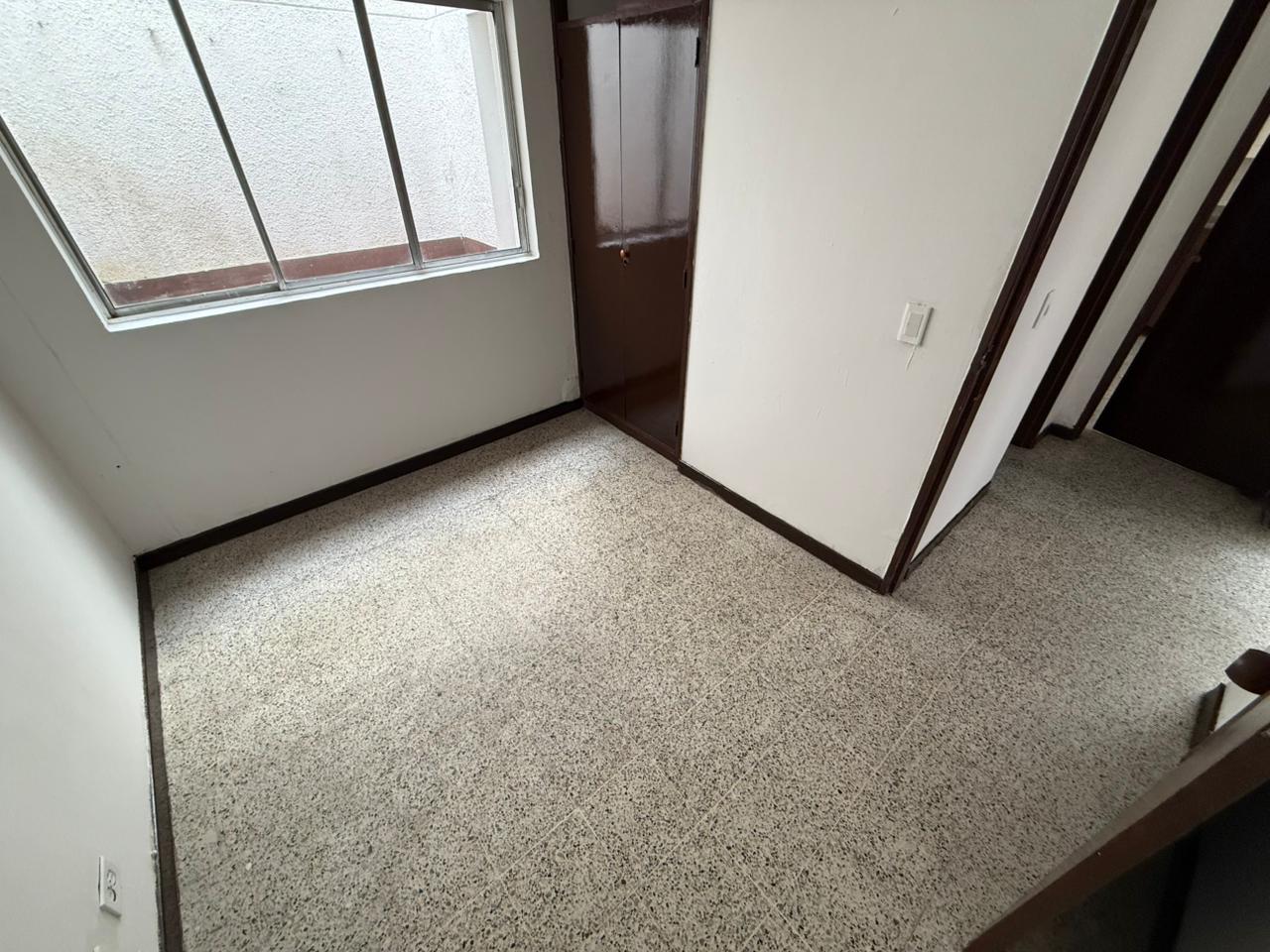 ARRIENDO CASA EN SANTA MONICA