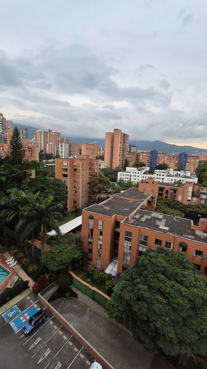 ARRIENDO APARTAMENTO EN EL POBLADO
