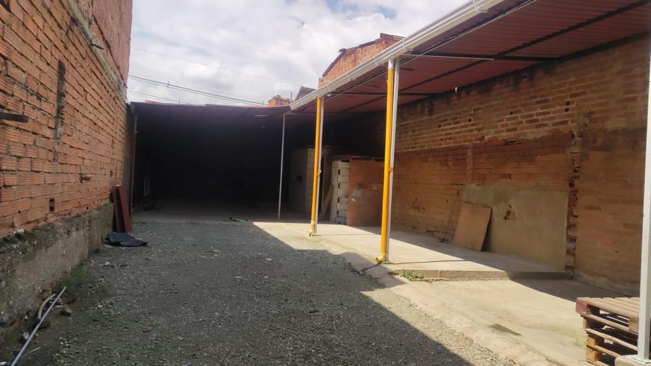 ARRIENDO BODEGA EN SANTA CRUZ LA ROSA