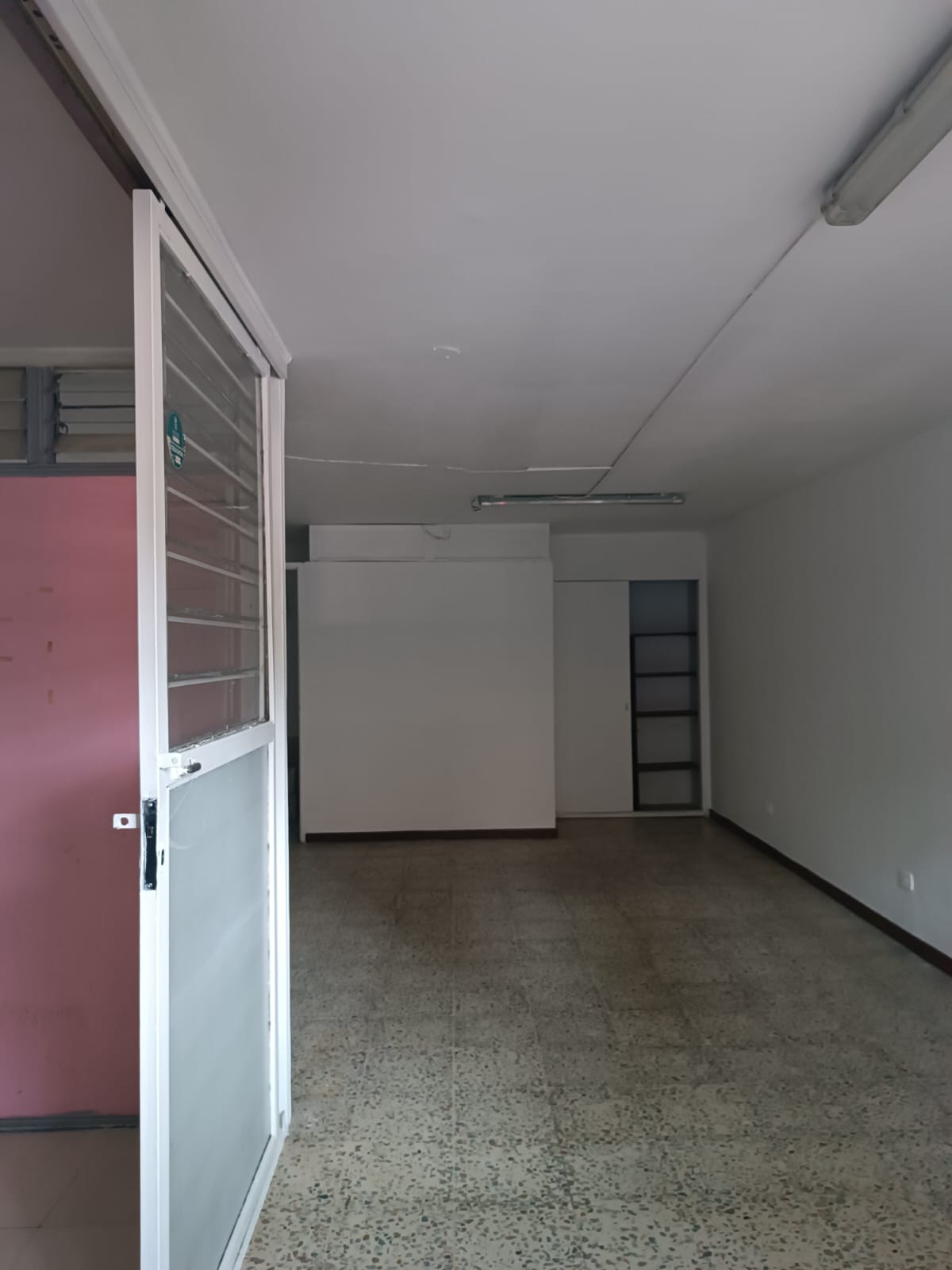 ARRIENDO LOCAL EN LOS COLORES