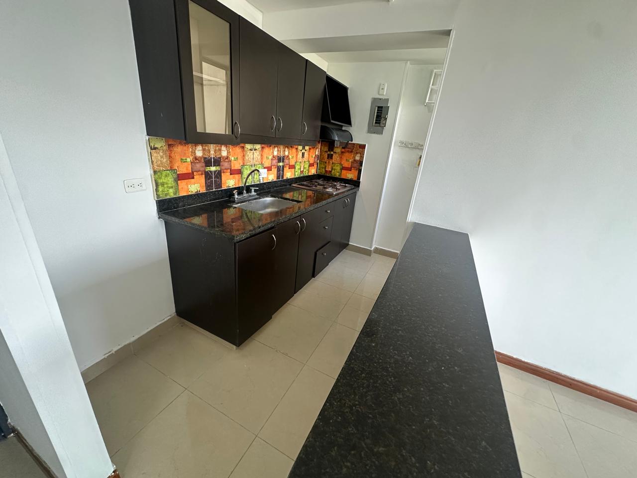 ARRIENDO APARTAMENTO EN LA LOMA DE LOS BERNAL