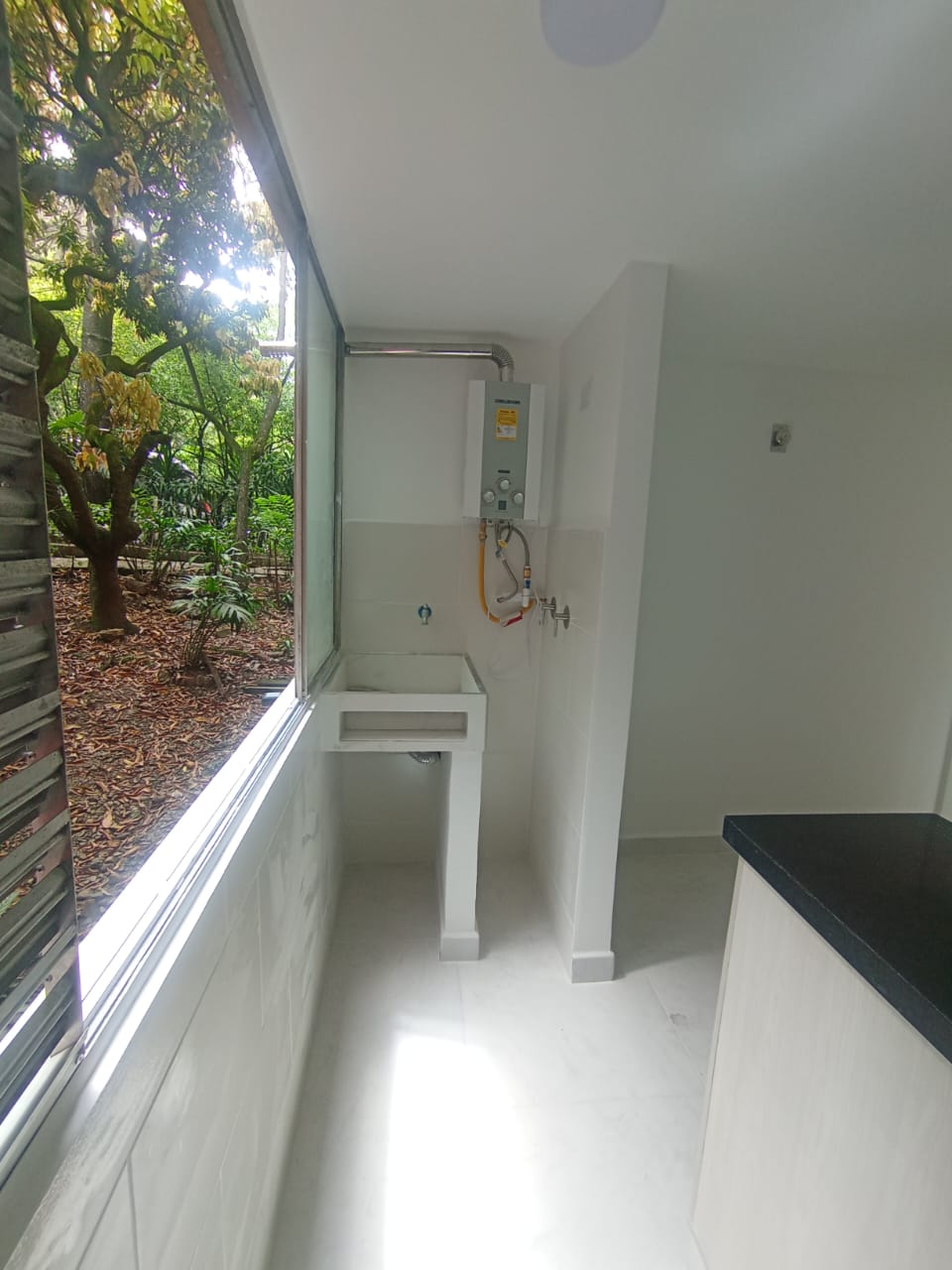 VENDO APARTAMENTO EN ROBLEDO PARTE BAJA
