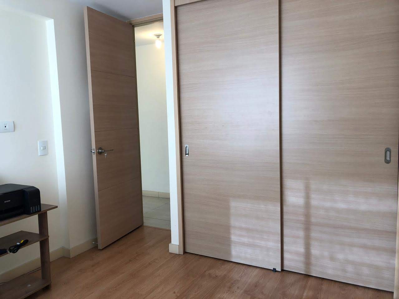 VENDO APARTAMENTO EN LA LOMA DE LOS BERNAL