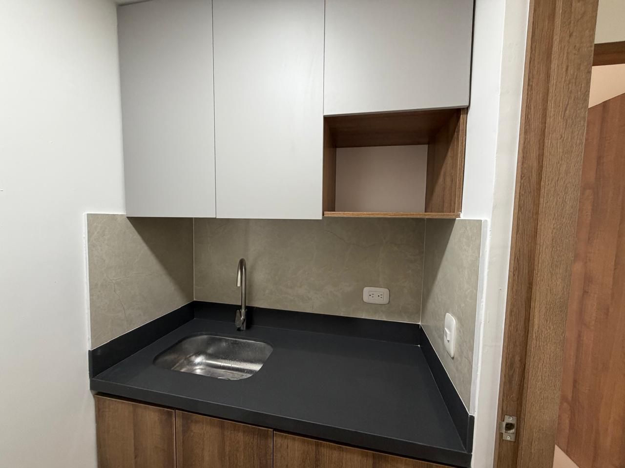 ARRIENDO LOCAL EN EL POBLADO.