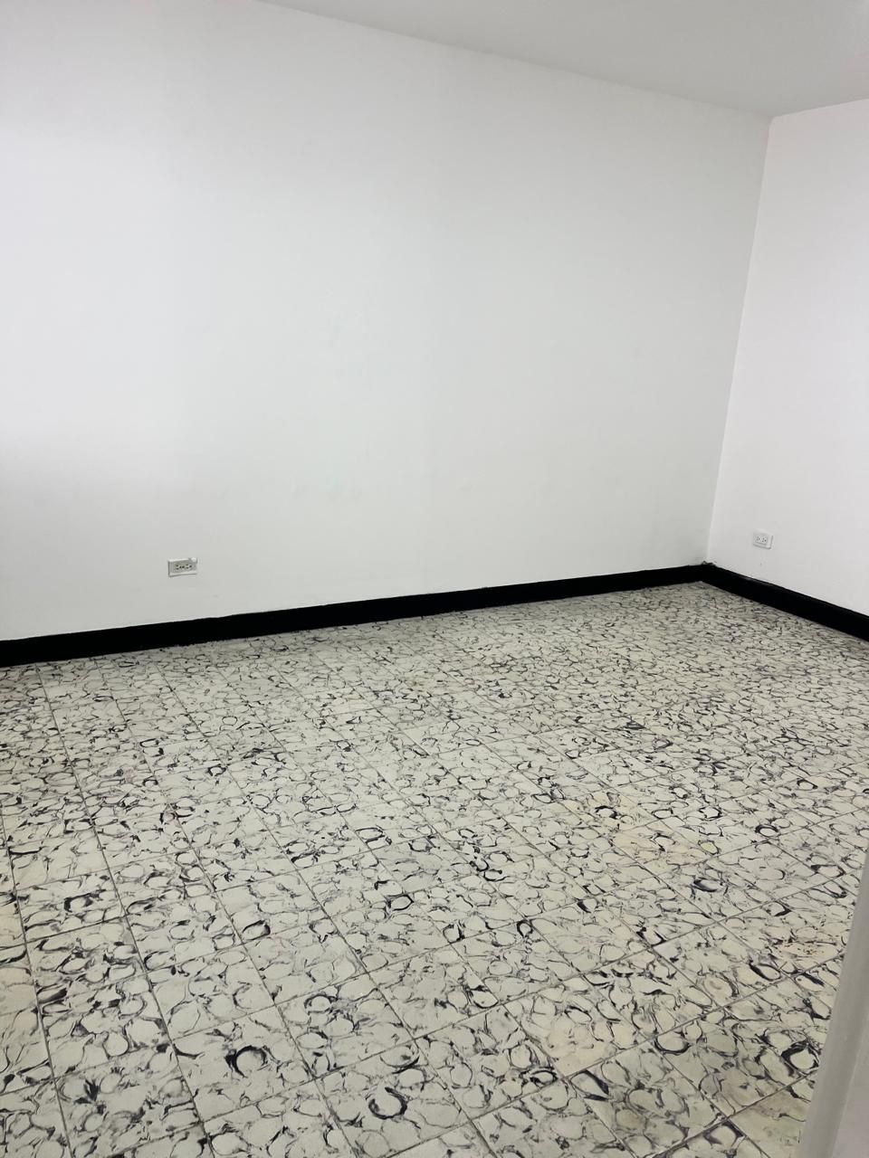 ARRIENDO OFICINA EN LA CASTELLANA