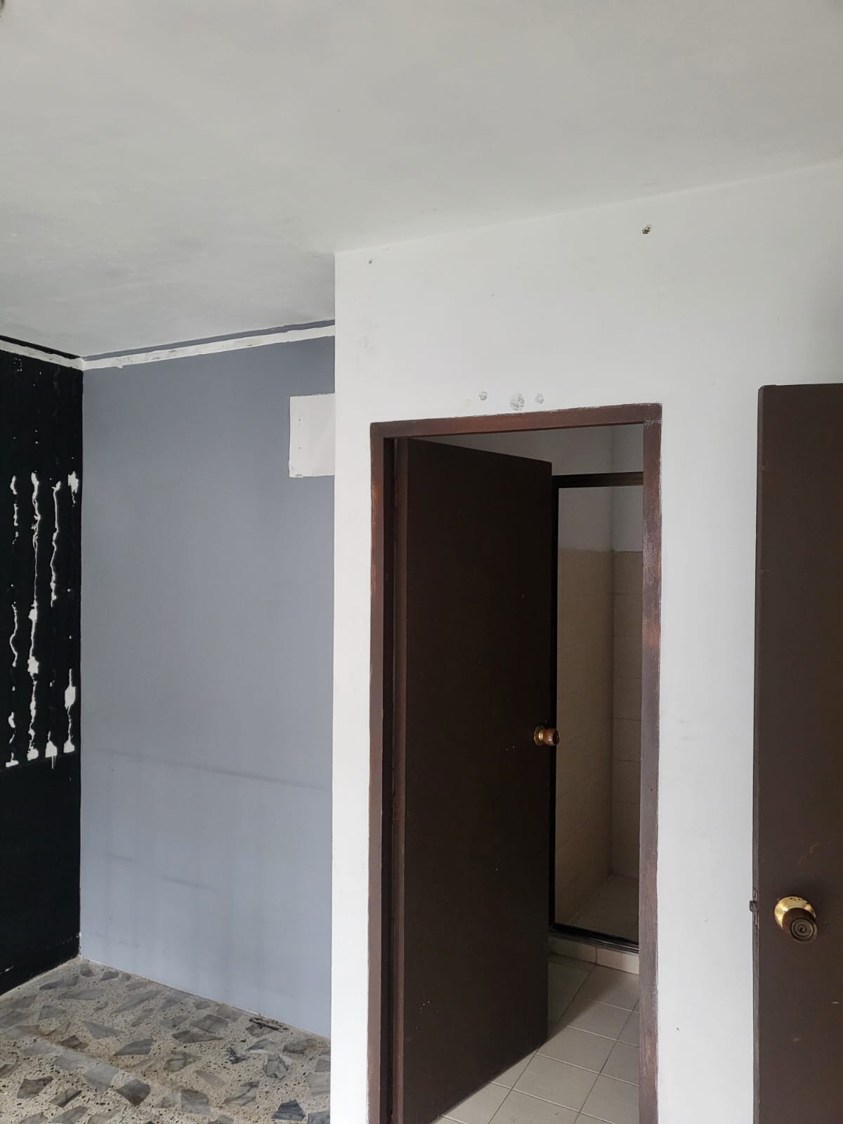 ARRIENDO CASA COMERCIAL EN LA AMERICA