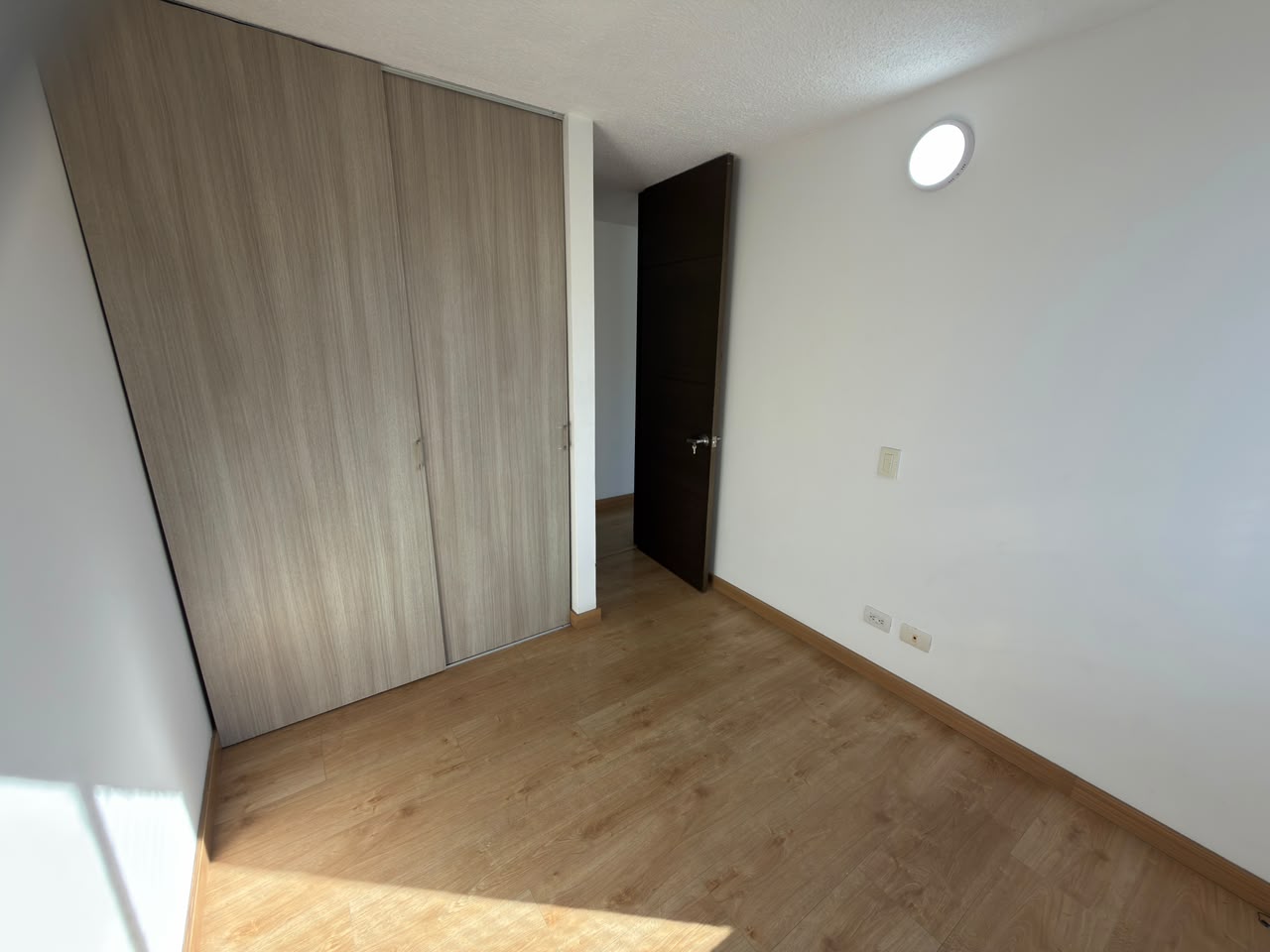 ARRIENDO APARTAMENTO EN LA LOMA DE LOS BERNAL