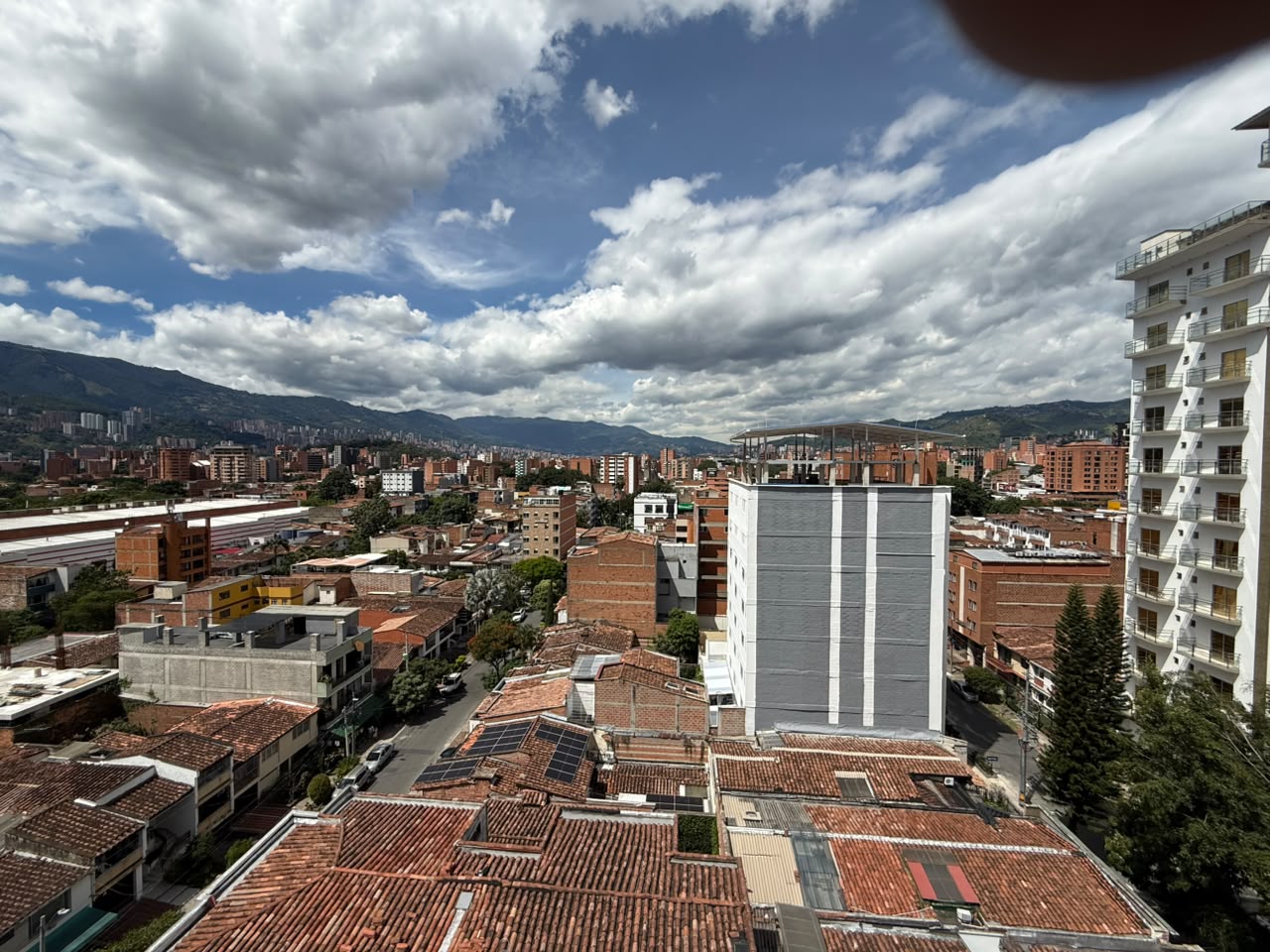 ARRIENDO APARTAESTUDIO EN LAURELES